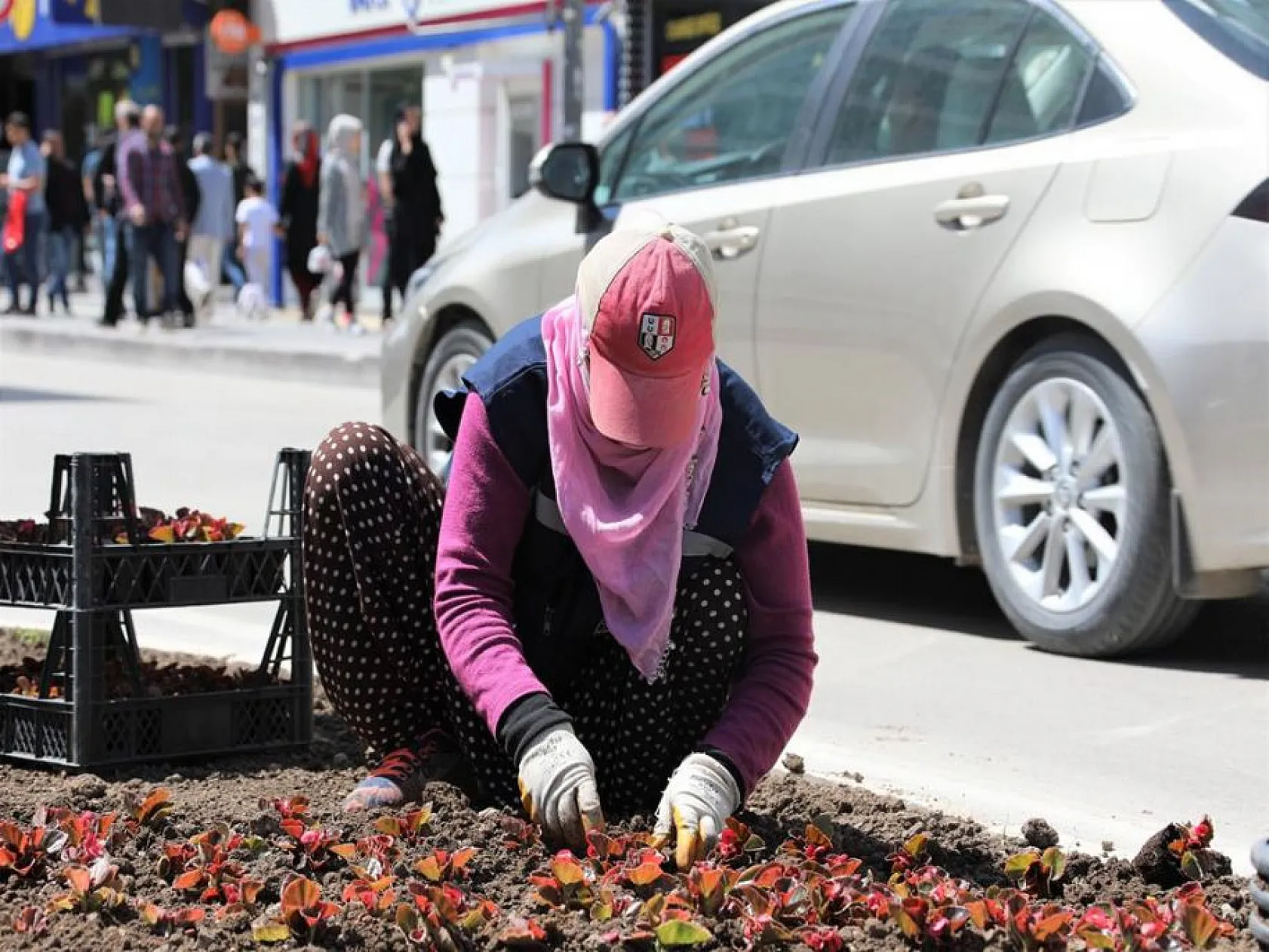 Elazığ, kadın eliyle güzelleşiyor