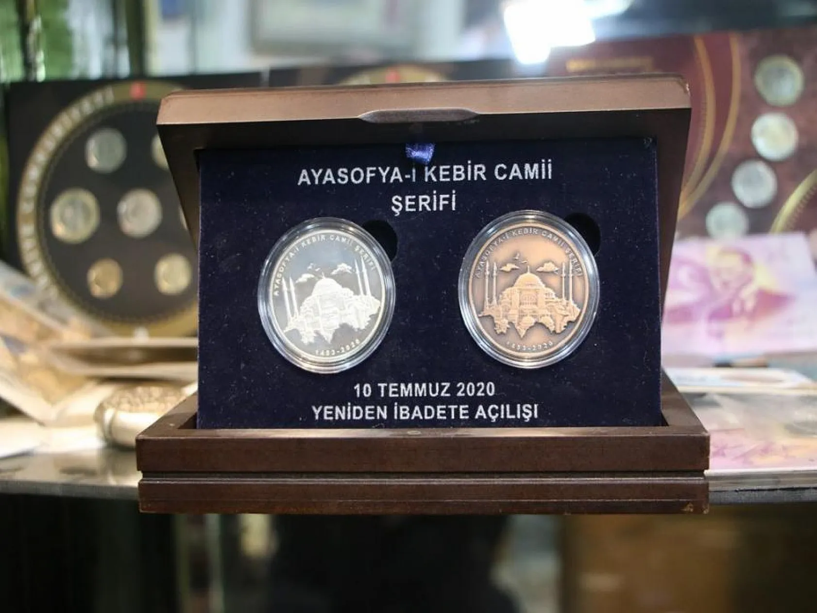 Emekli askerin antika koleksiyonu görenleri geçmişe götürüyor