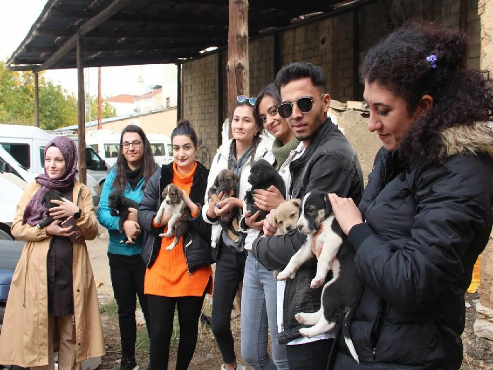 Fırat Üniversitesi İletişim Fakültesi öğrencilerinden anlamlı proje! Şehit Fethi Sekin ve sokak hayvanları unutulmadı