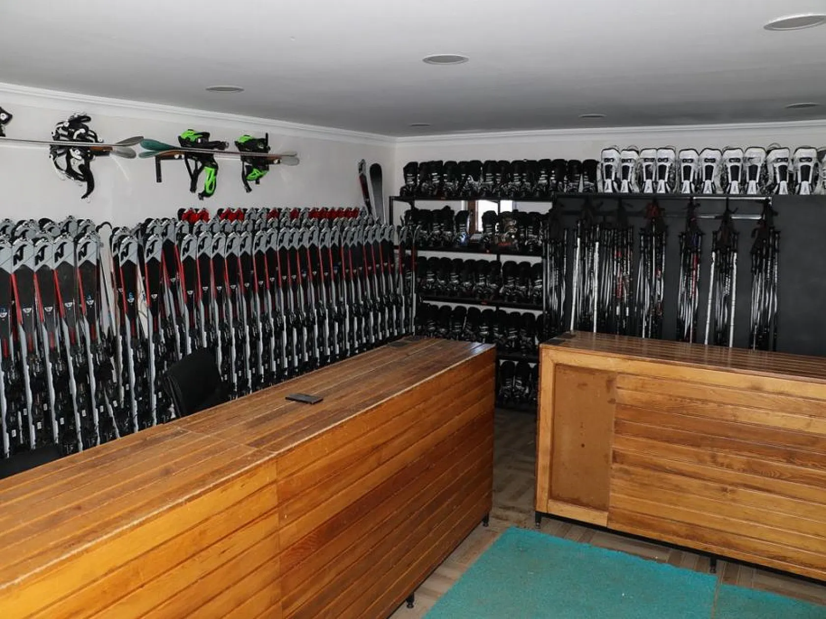 Hazar Gölü manzarası ile dikkat çeken Hazarbaba Kayak Merkezi, sezona hazırlanıyor