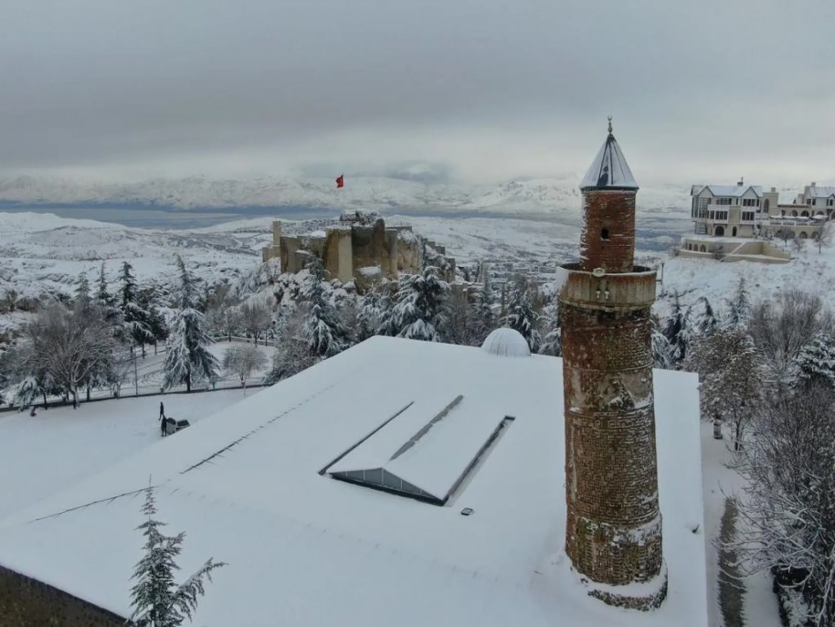 Her mevsimde farklı bir güzellik sunuyorsun Harput!