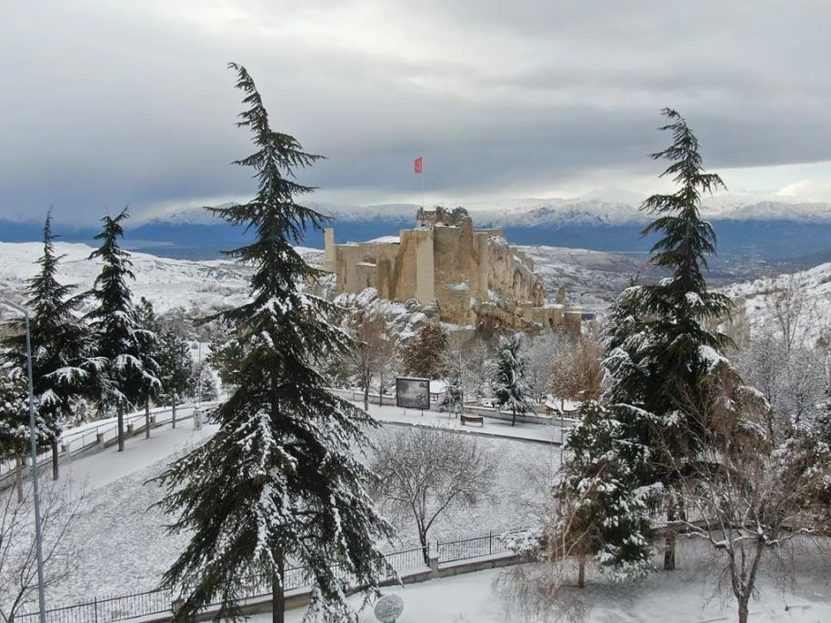 Medeniyetlerin beşiği Harput tekrar beyaza büründü
