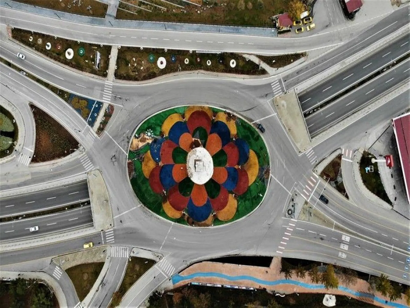 Sessizliğe bürünen kent drone ile havadan görüntülendi