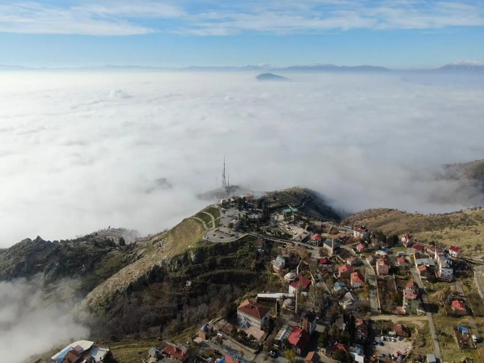 Elazığ sis denizinde kayboldu, eşsiz görüntüler oluştu
