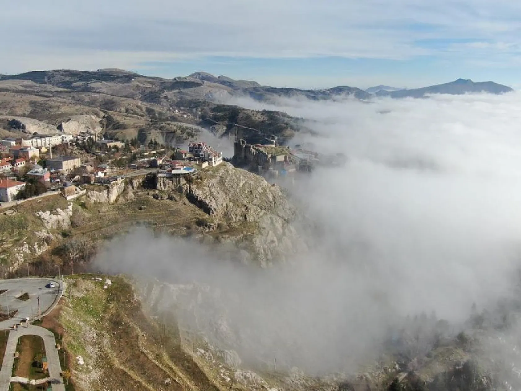 Elazığ sis denizinde kayboldu, eşsiz görüntüler oluştu