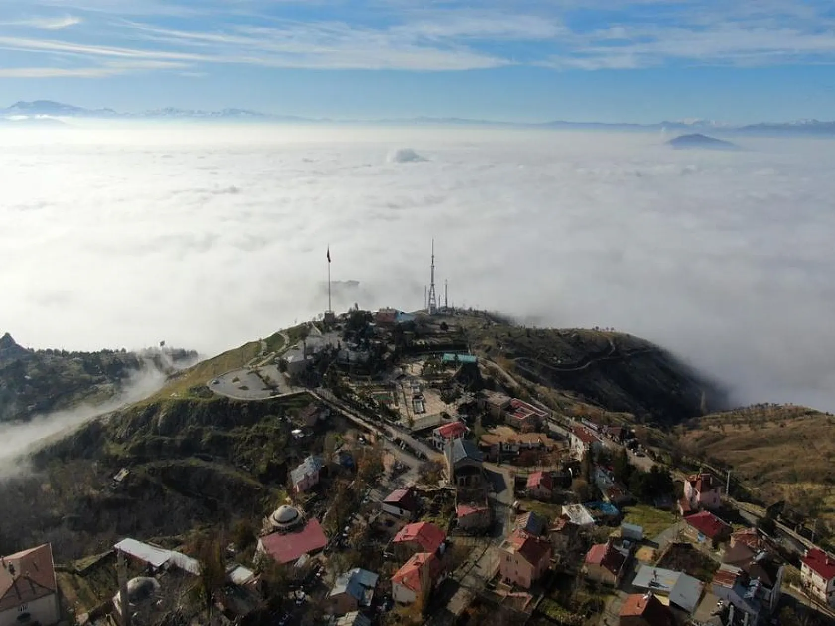 Elazığ sis denizinde kayboldu, eşsiz görüntüler oluştu
