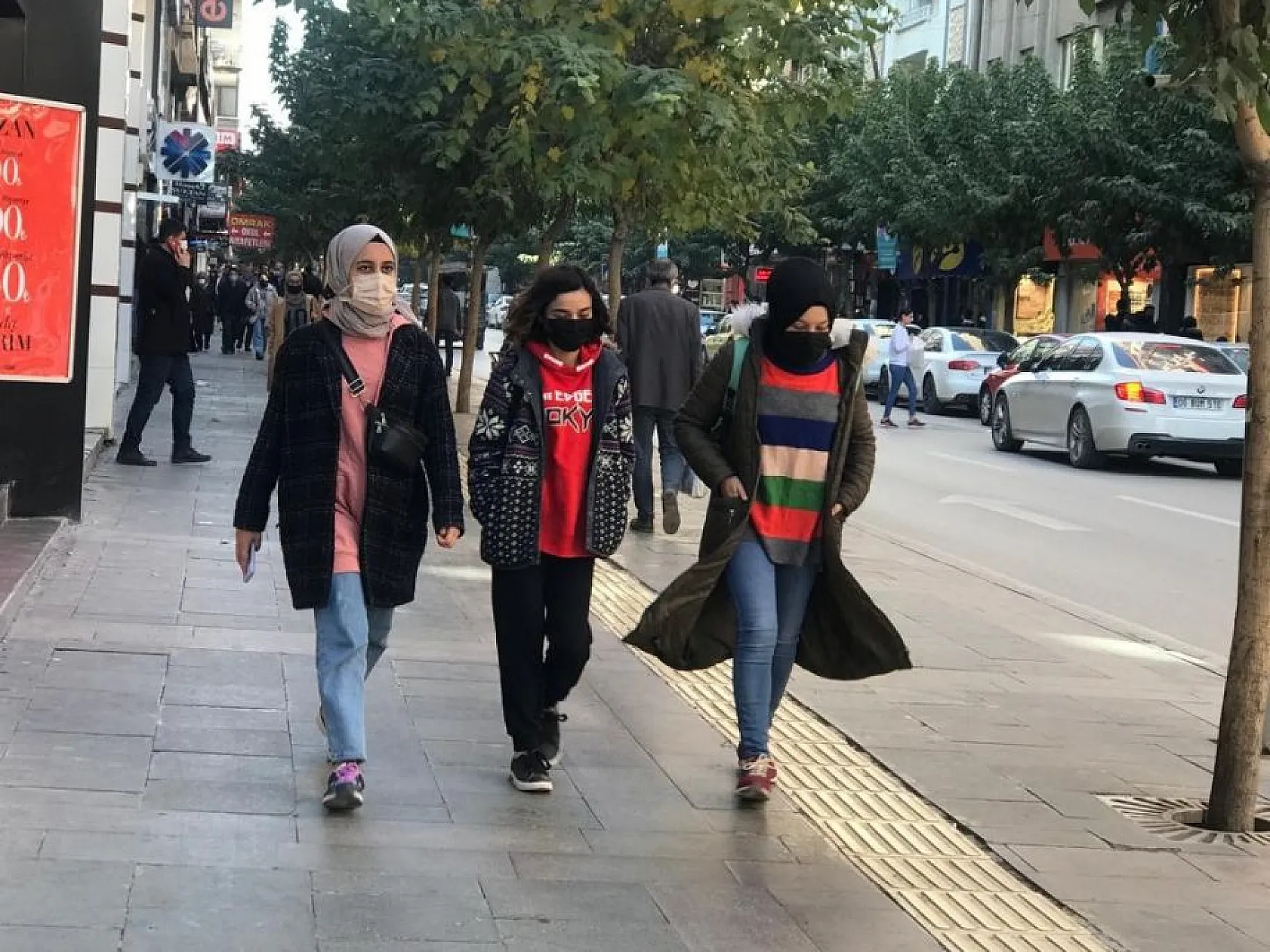 Elazığ'da aşılama artıyor vaka sayıları düşüyor