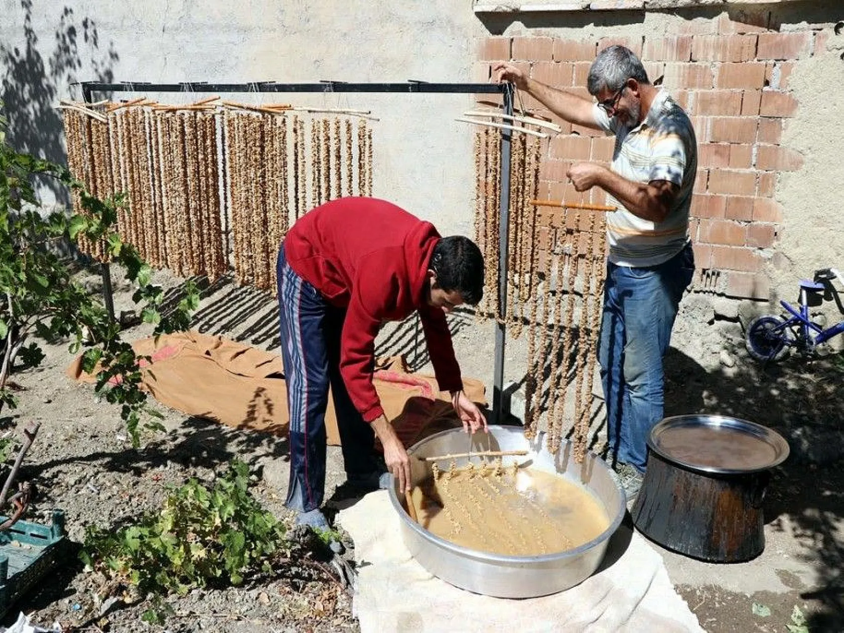 Elazığ'da kazanlar 'orcik' yapımı için kaynıyor