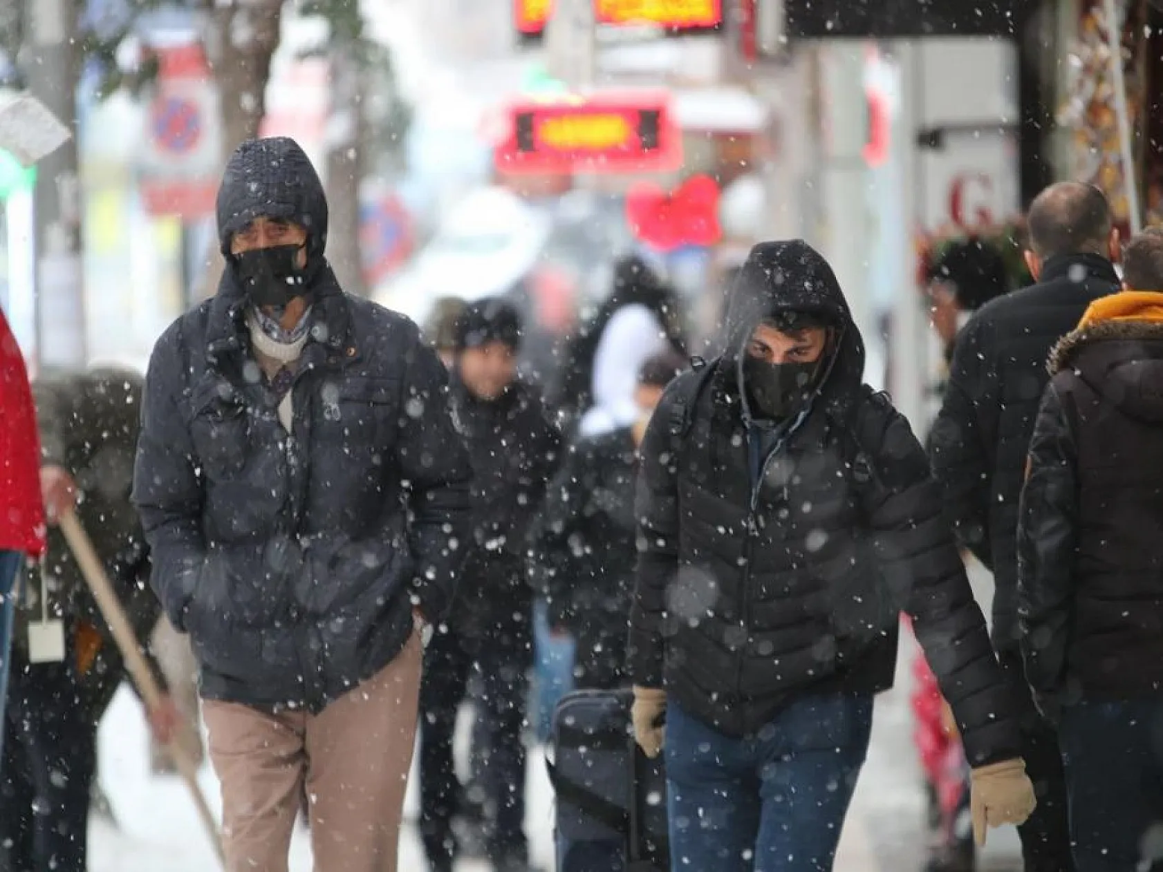 Elazığlılar karın gelişini sevinçle karşıladı