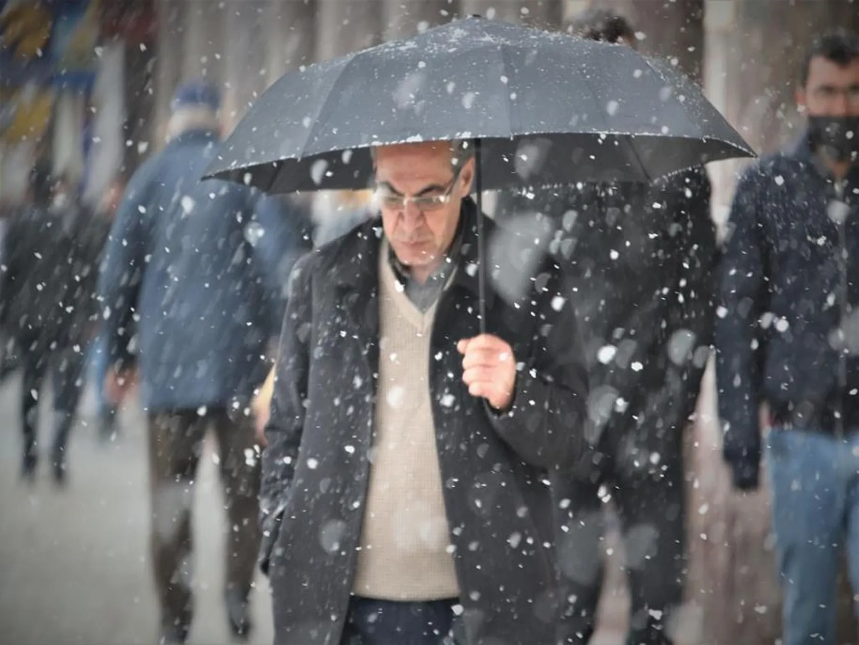 Elazığlılar karın gelişini sevinçle karşıladı