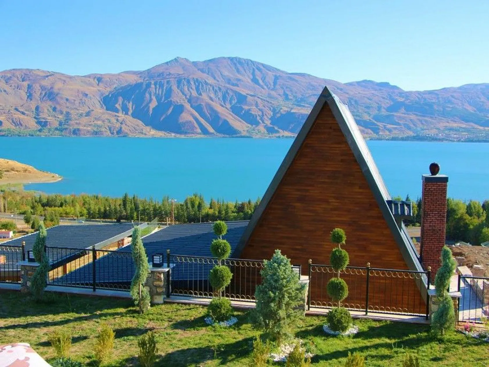 Göl manzaralı bungalov evler Elazığ'ın turizmine katkı sağlayacak