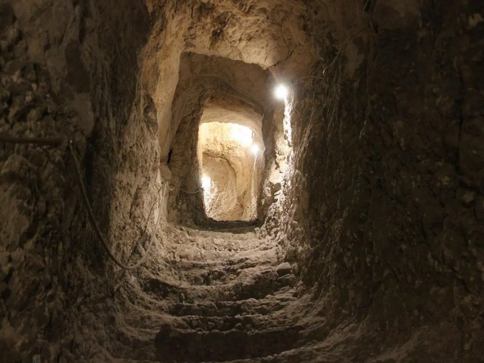 Harput Kalesi'nin tarihi çıkan buluntular ile 2 bin 200 yıl geriye gitti