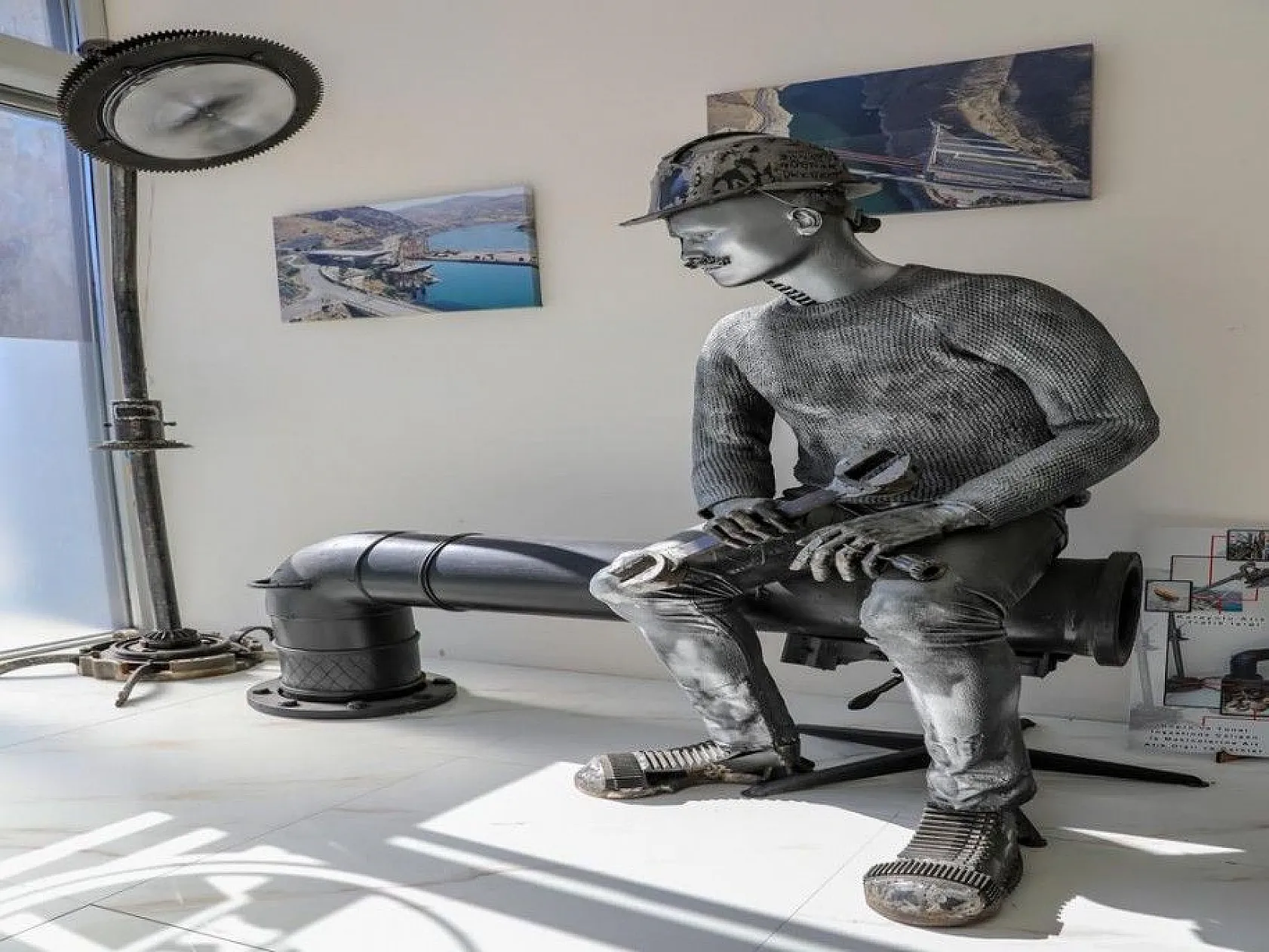 Kömürhan Köprüsü'nün inşaat atıkları sanat eserine dönüştü