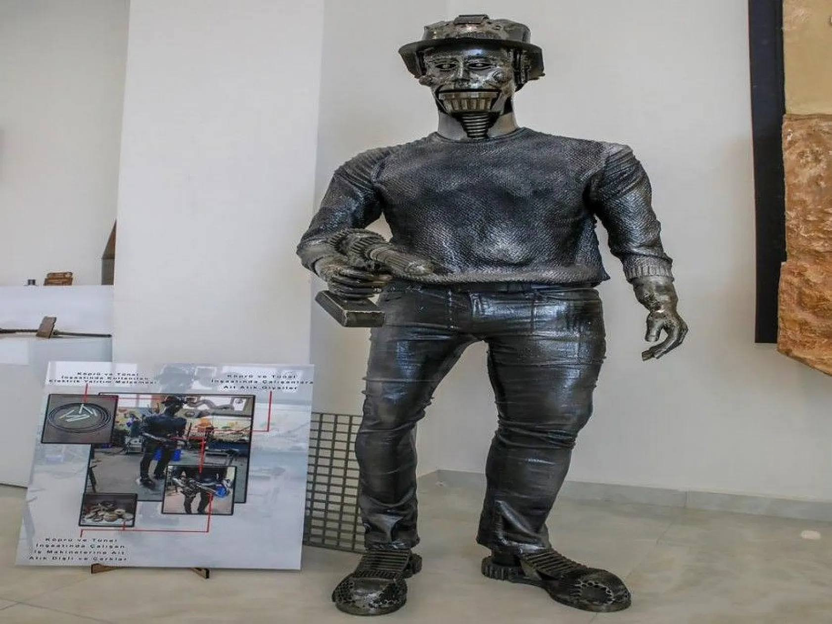 Kömürhan Köprüsü'nün inşaat atıkları sanat eserine dönüştü