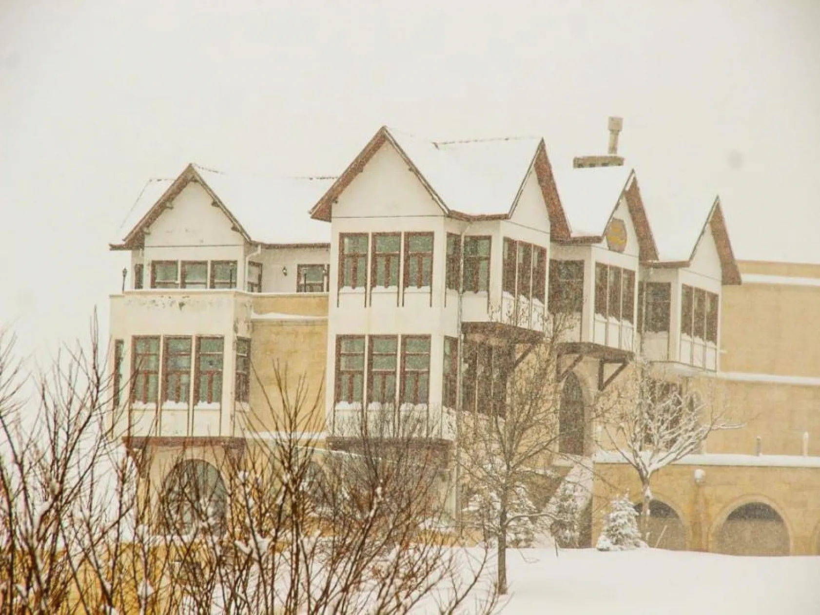 Medeniyetler beşiği Harput'ta kar güzelliği