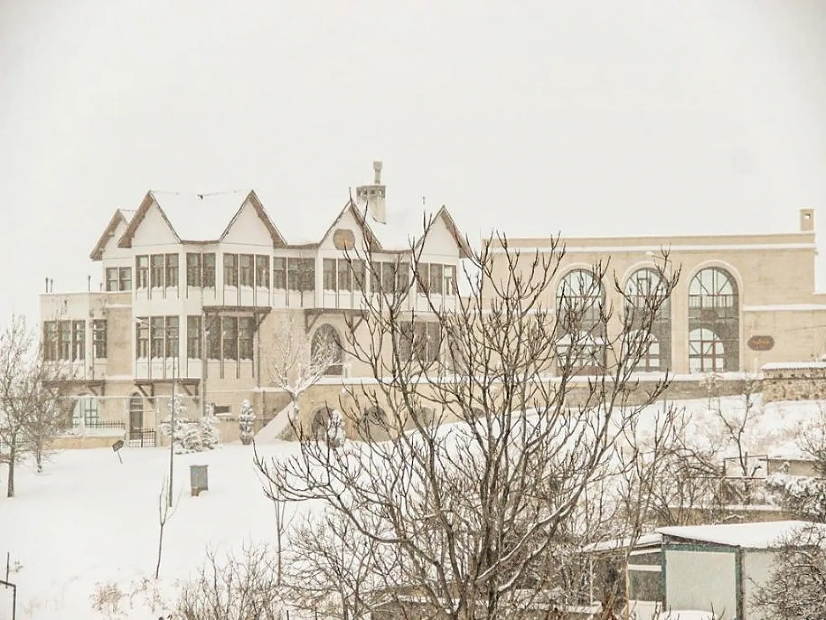 Medeniyetler beşiği Harput'ta kar güzelliği