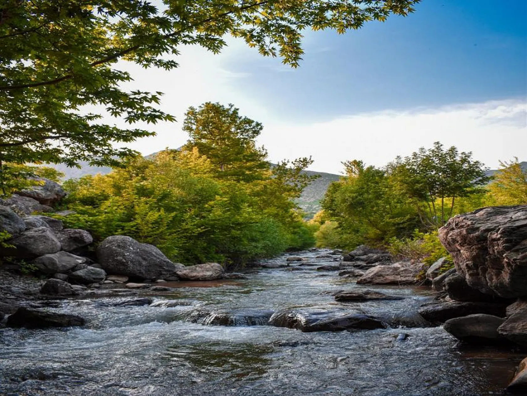 Mirvan Çayı, dört mevsim farklı güzelliğiyle göz kamaştırıyor