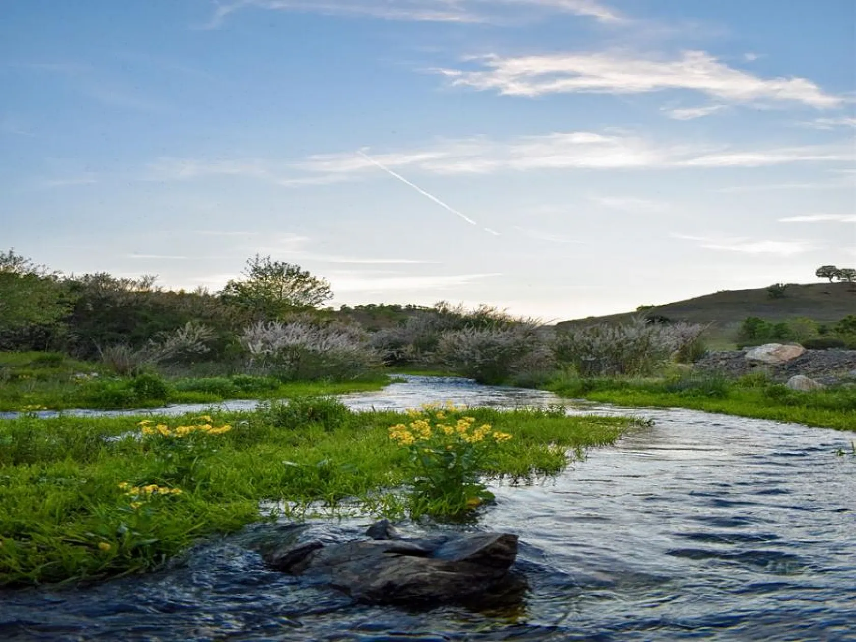 Mirvan Çayı, dört mevsim farklı güzelliğiyle göz kamaştırıyor