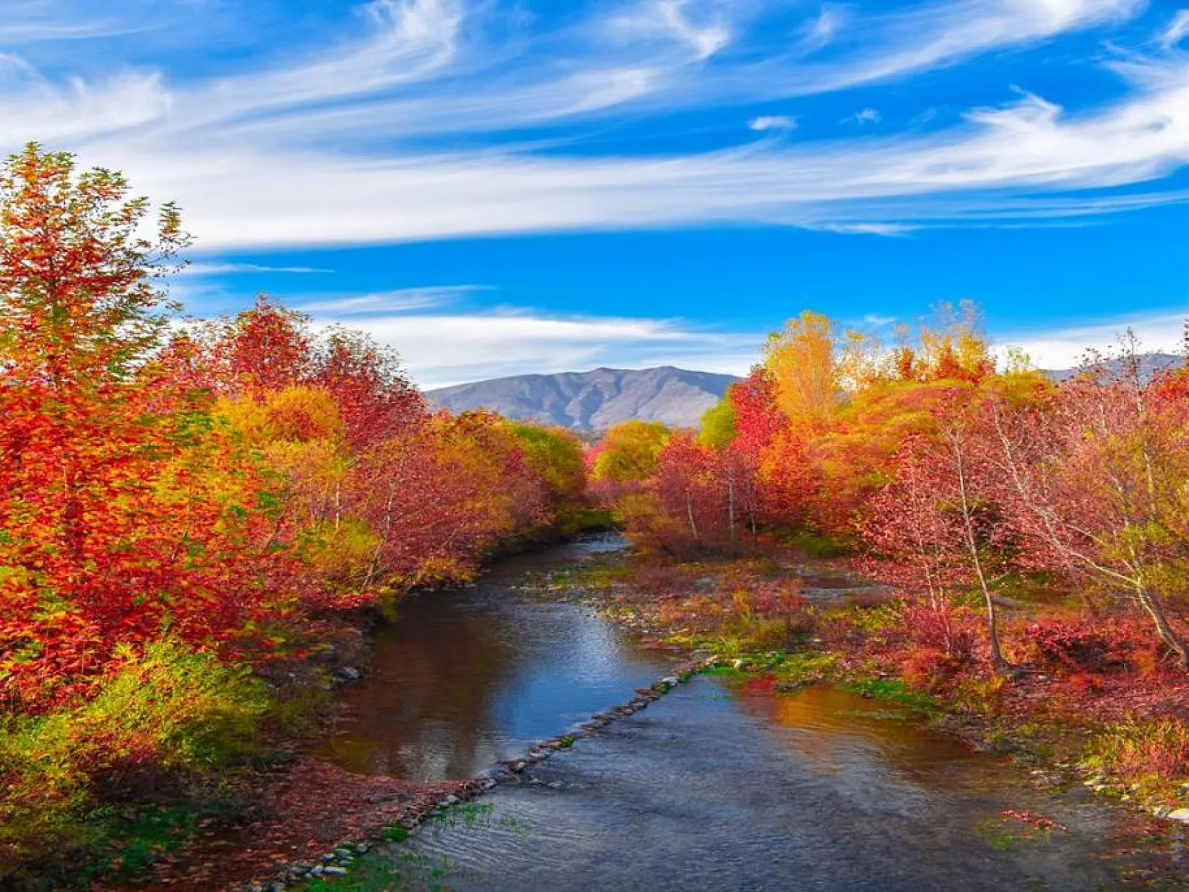 Mirvan Çayı, dört mevsim farklı güzelliğiyle göz kamaştırıyor