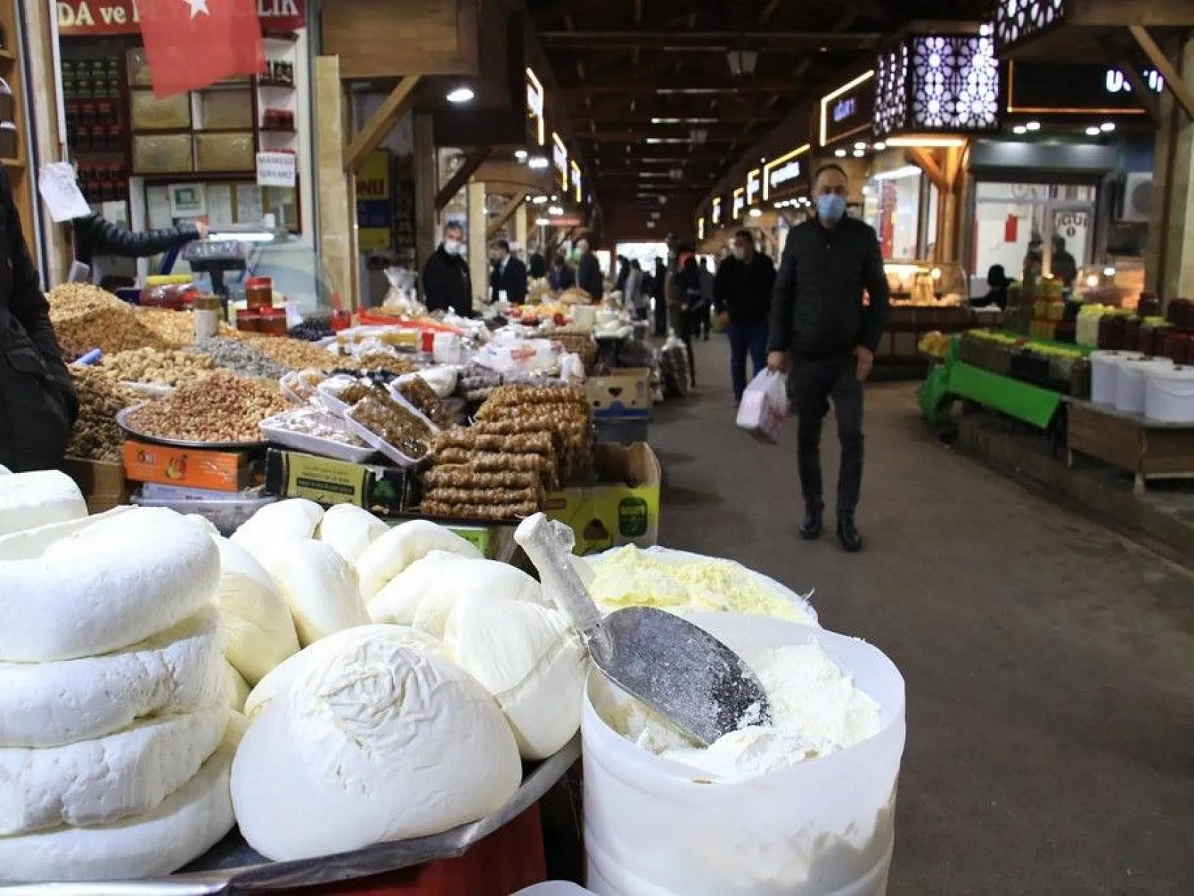 Pandemiden etkilenen Kapalı Çarşı esnafı, çözümü online satışta buldu