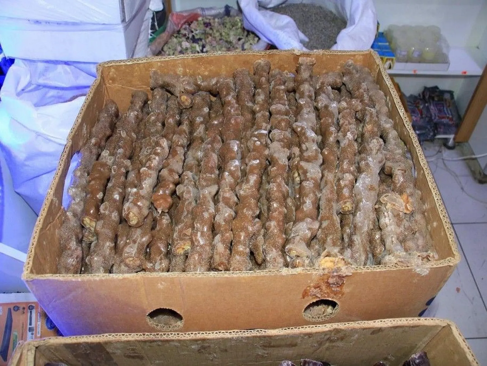 Pandemiden etkilenen Kapalı Çarşı esnafı, çözümü online satışta buldu