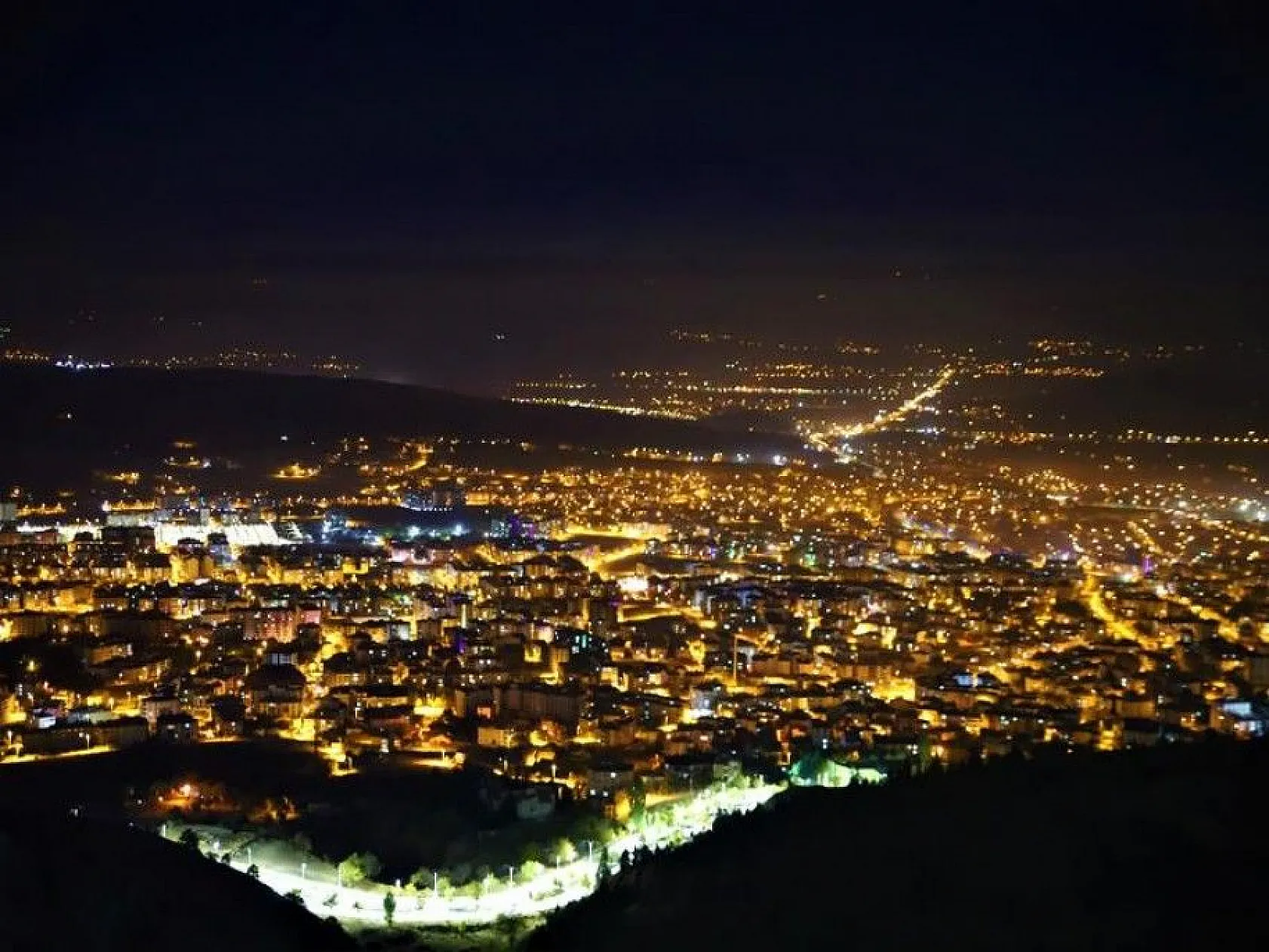 Sokağa çıkma kısıtlaması ile Elazığ sessizliğe büründü
