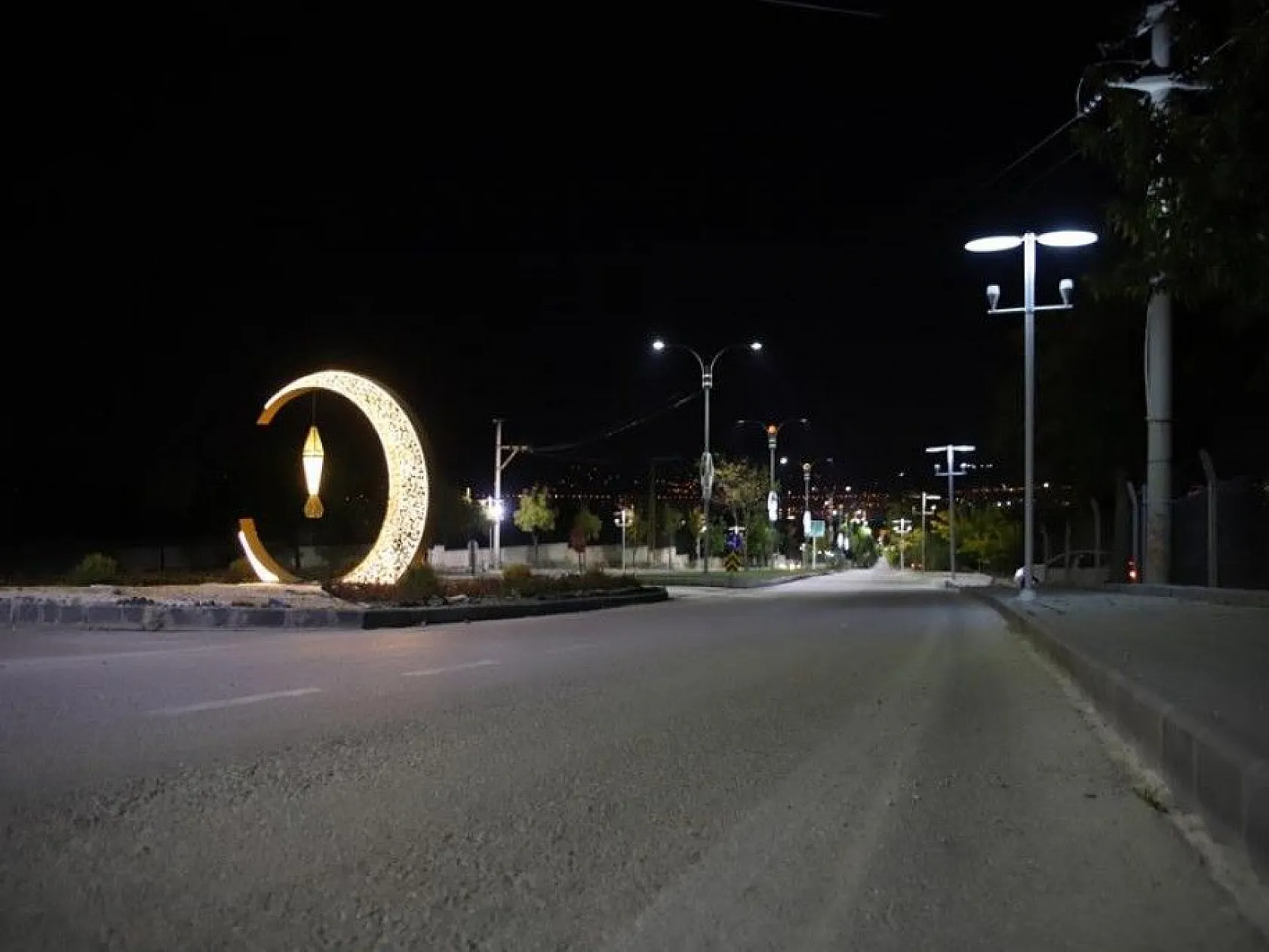 Sokağa çıkma kısıtlaması ile Elazığ sessizliğe büründü