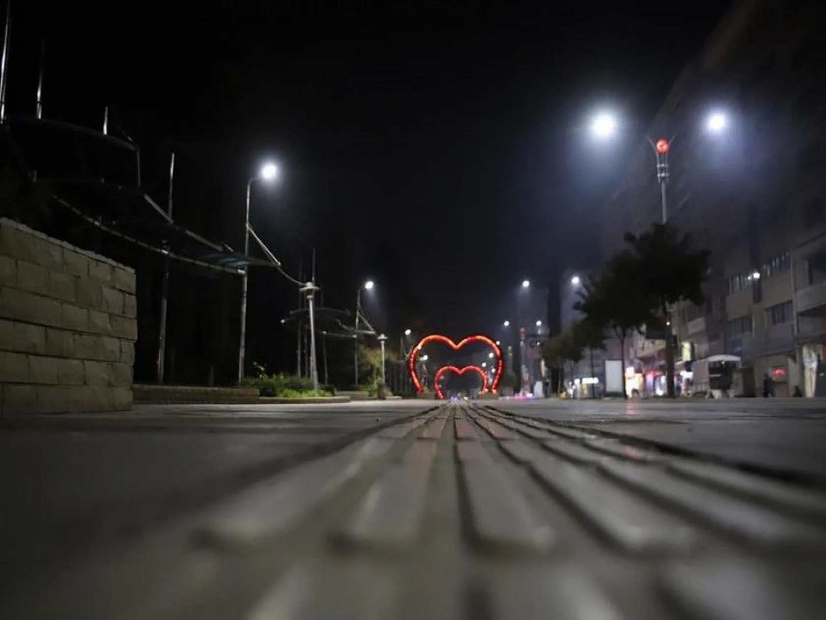 Sokağa çıkma kısıtlaması ile Elazığ sessizliğe büründü