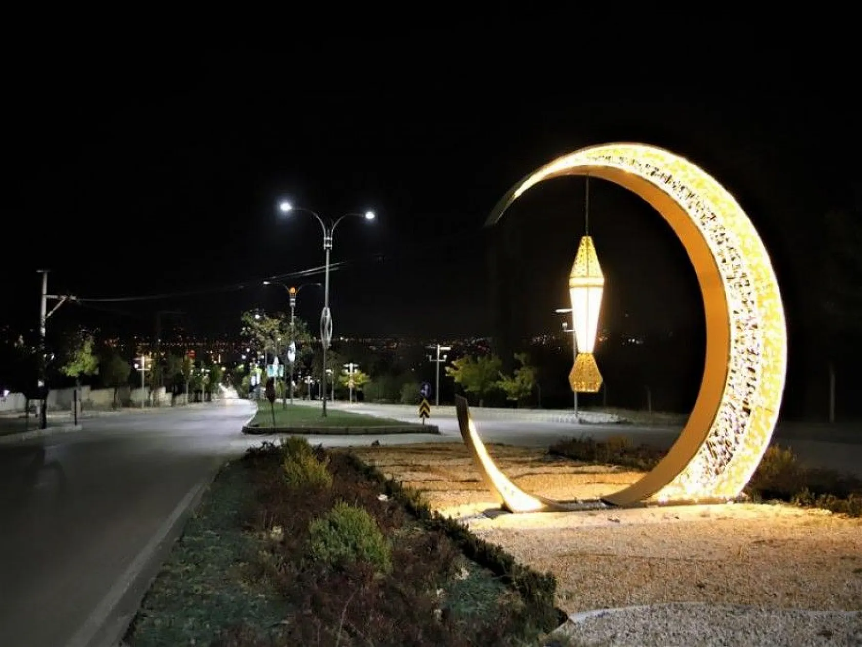 Sokağa çıkma kısıtlaması ile Elazığ sessizliğe büründü