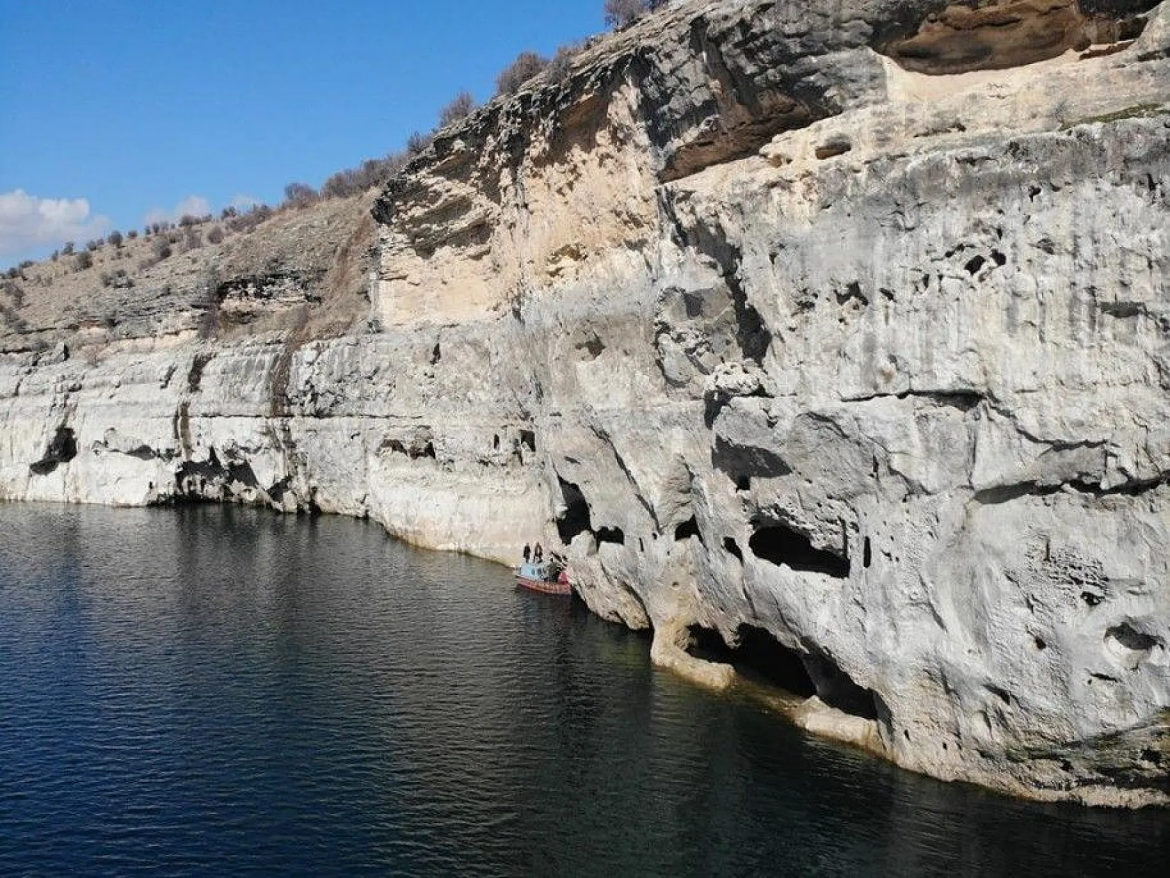 Sular çekilince Hastek Kalesi gün yüzüne çıktı