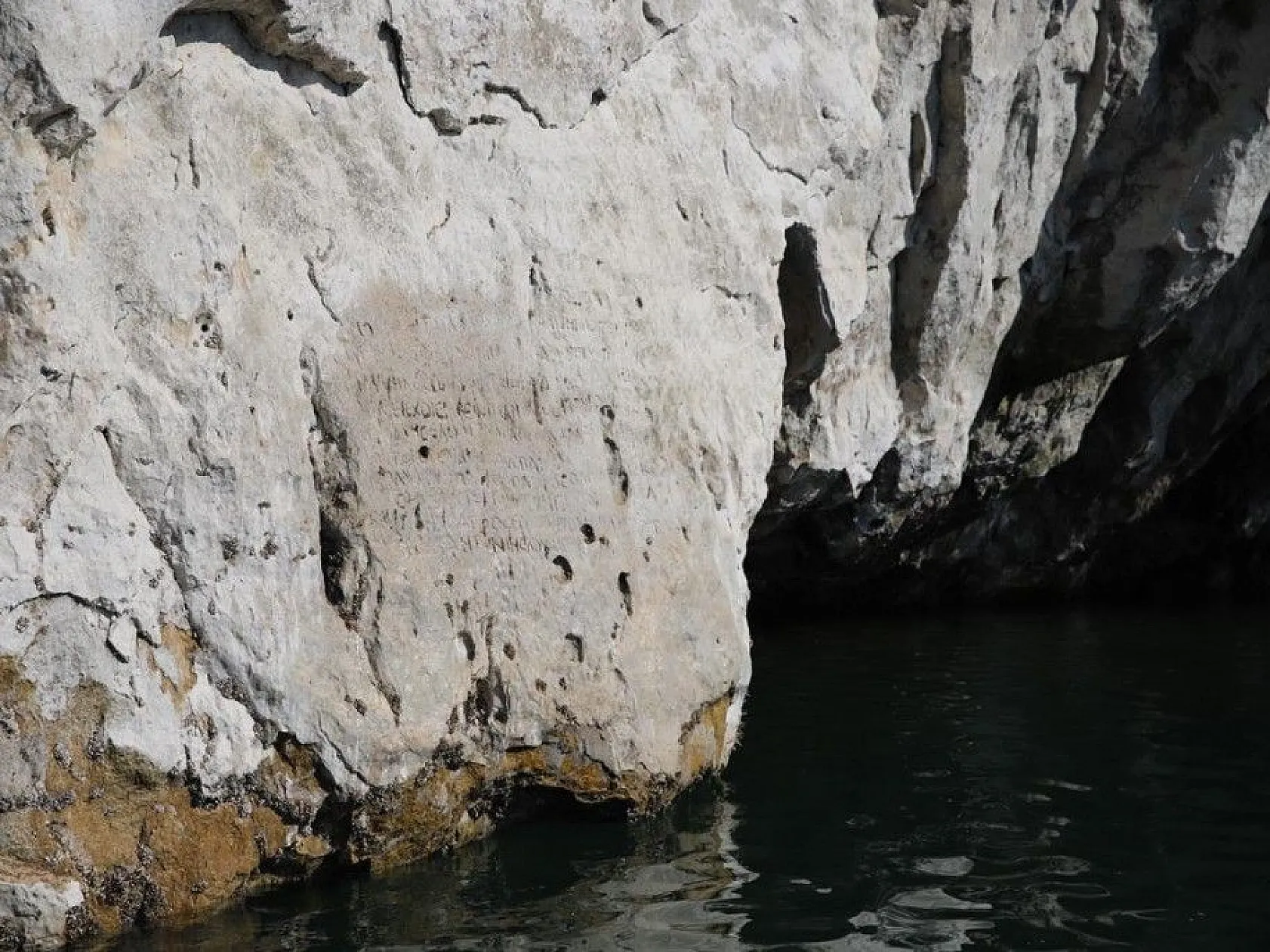 Sular çekilince Hastek Kalesi gün yüzüne çıktı