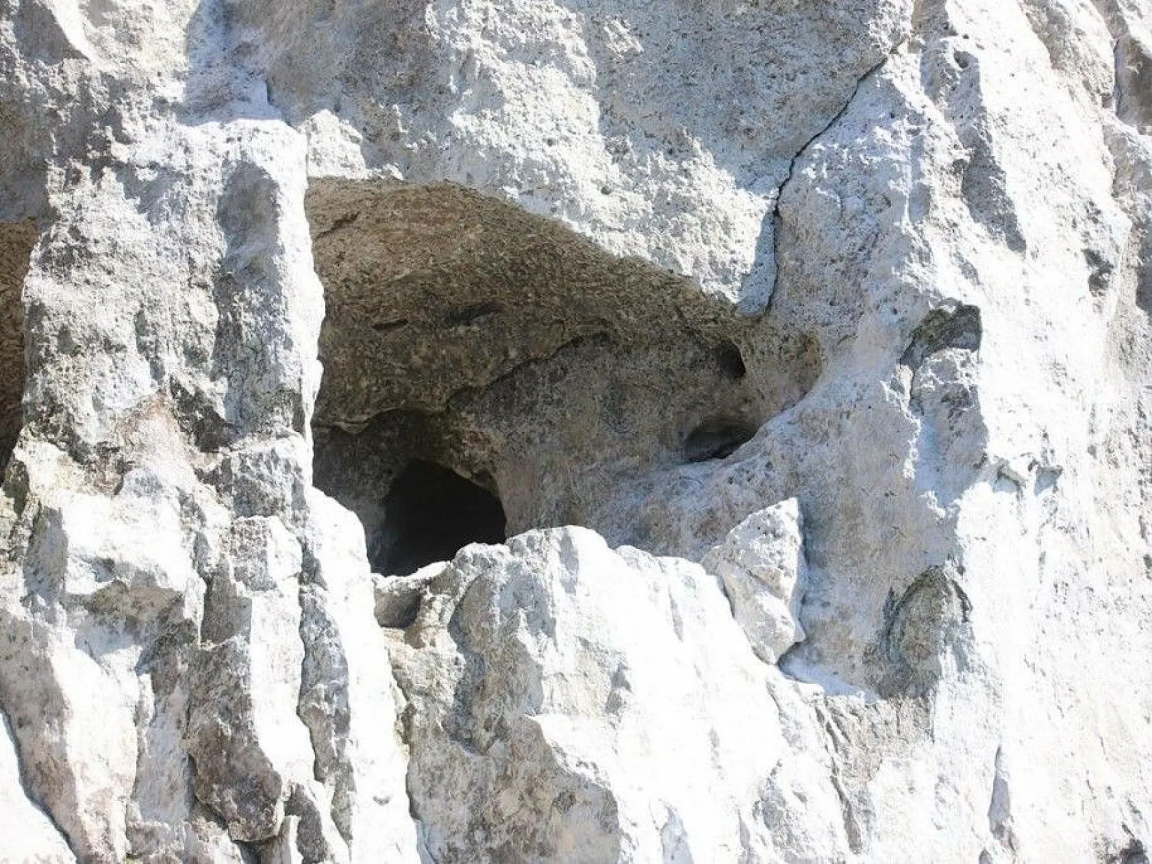 Sular çekilince Hastek Kalesi gün yüzüne çıktı