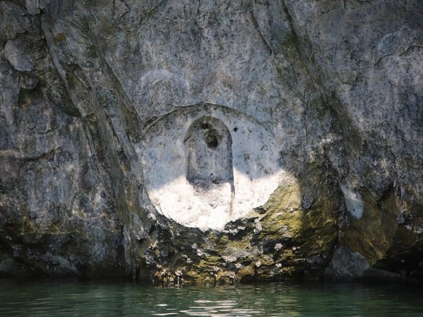 Sular çekilince Hastek Kalesi gün yüzüne çıktı