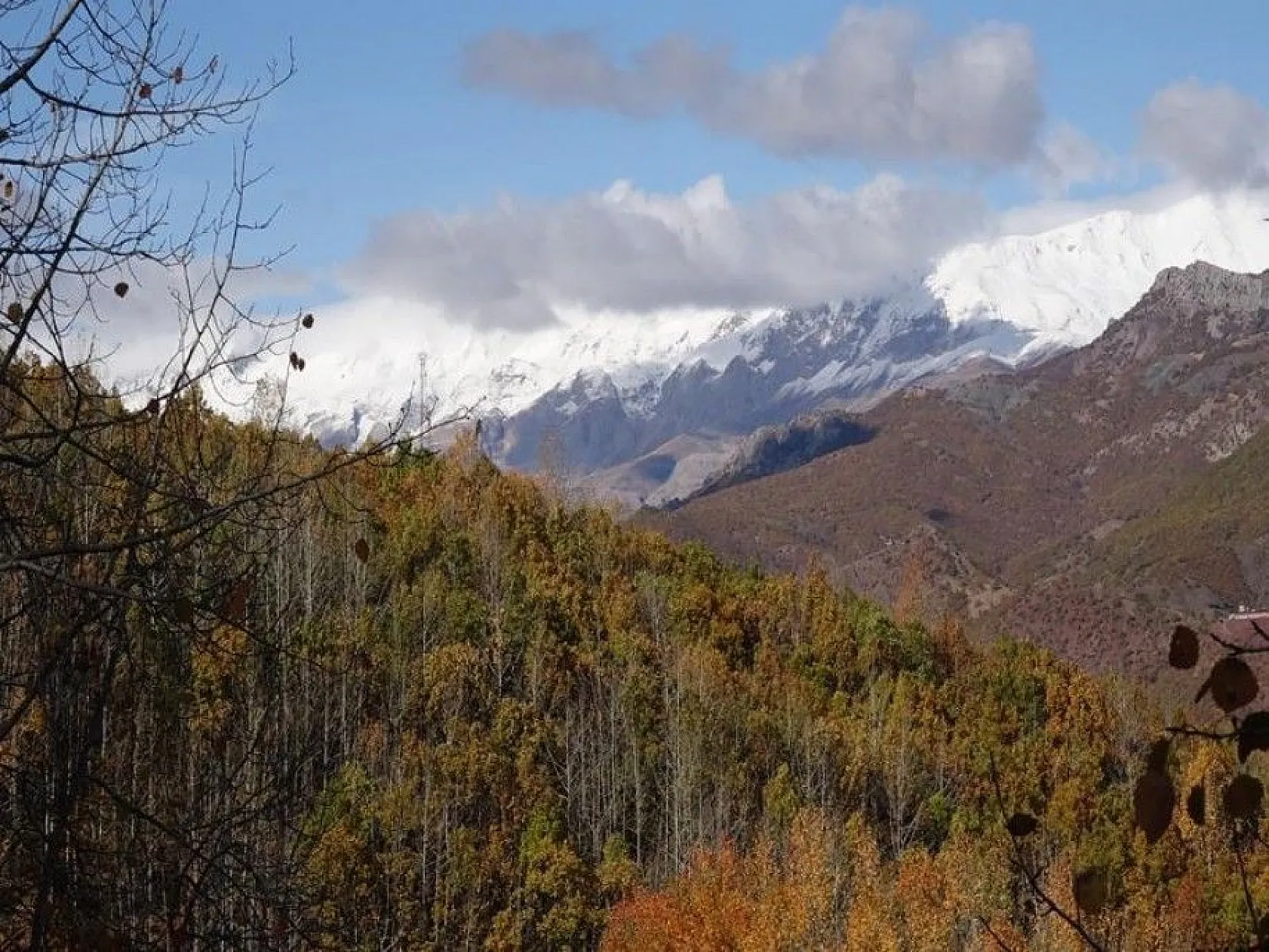 Tunceli'de kar ve sonbaharın görsel şöleni