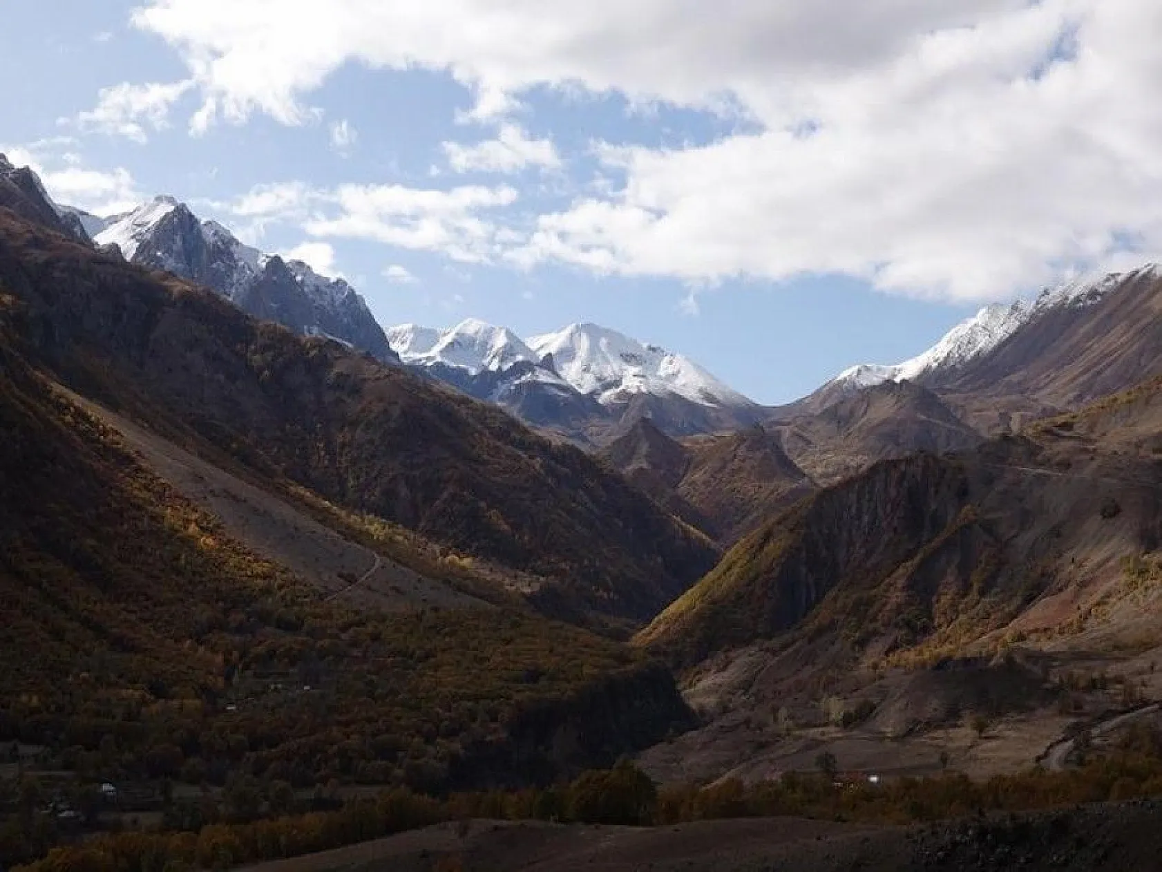 Tunceli'de kar ve sonbaharın görsel şöleni