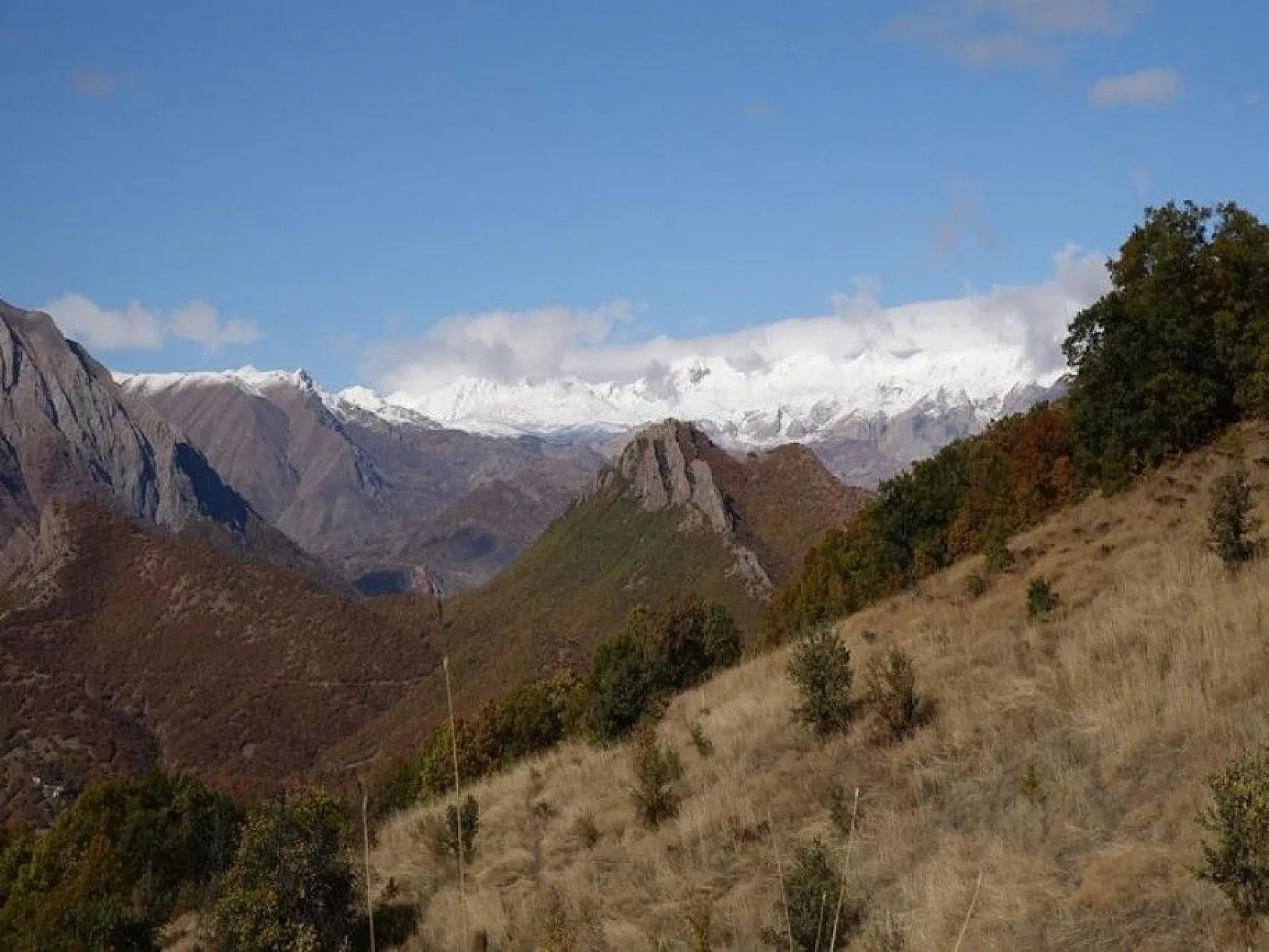 Tunceli'de kar ve sonbaharın görsel şöleni