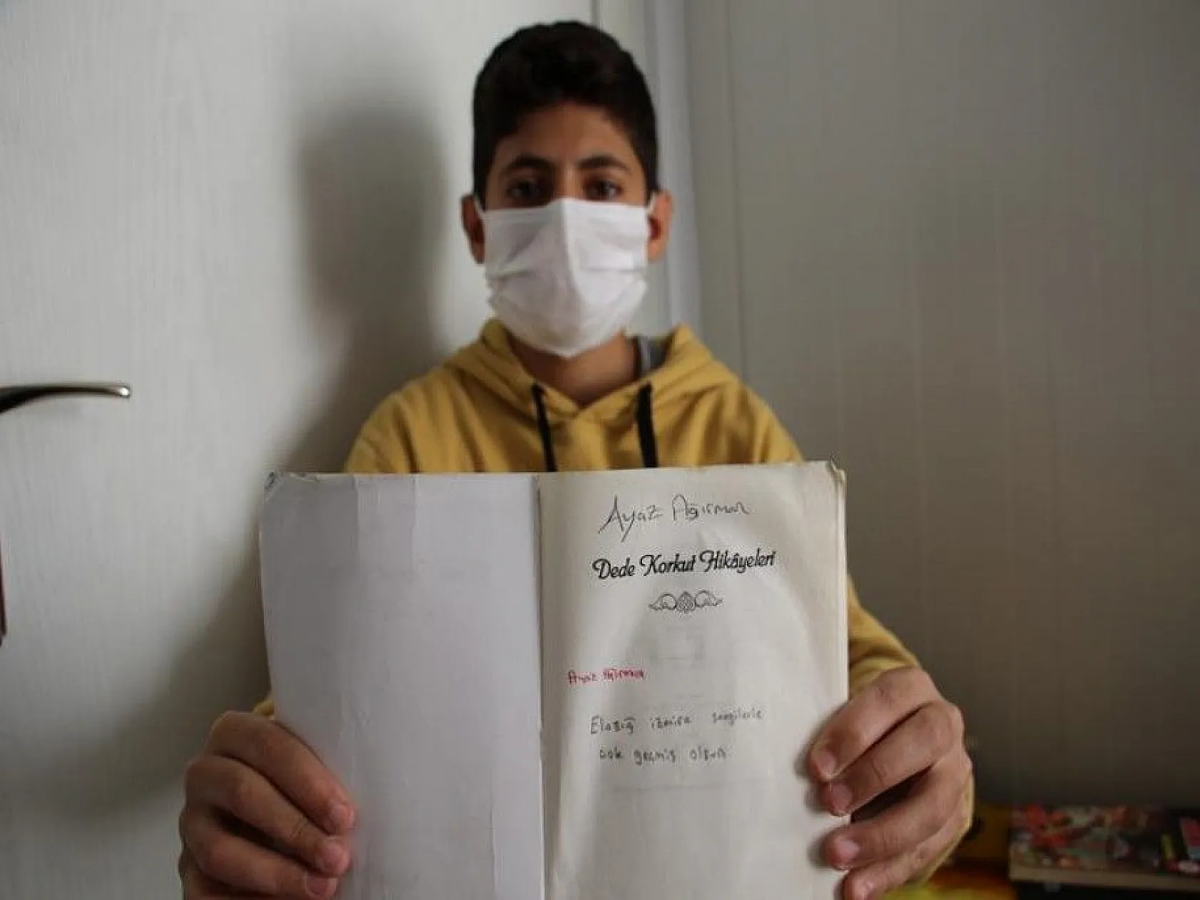 Depremzede çocuklar, İzmir için koli koli yardım topladı