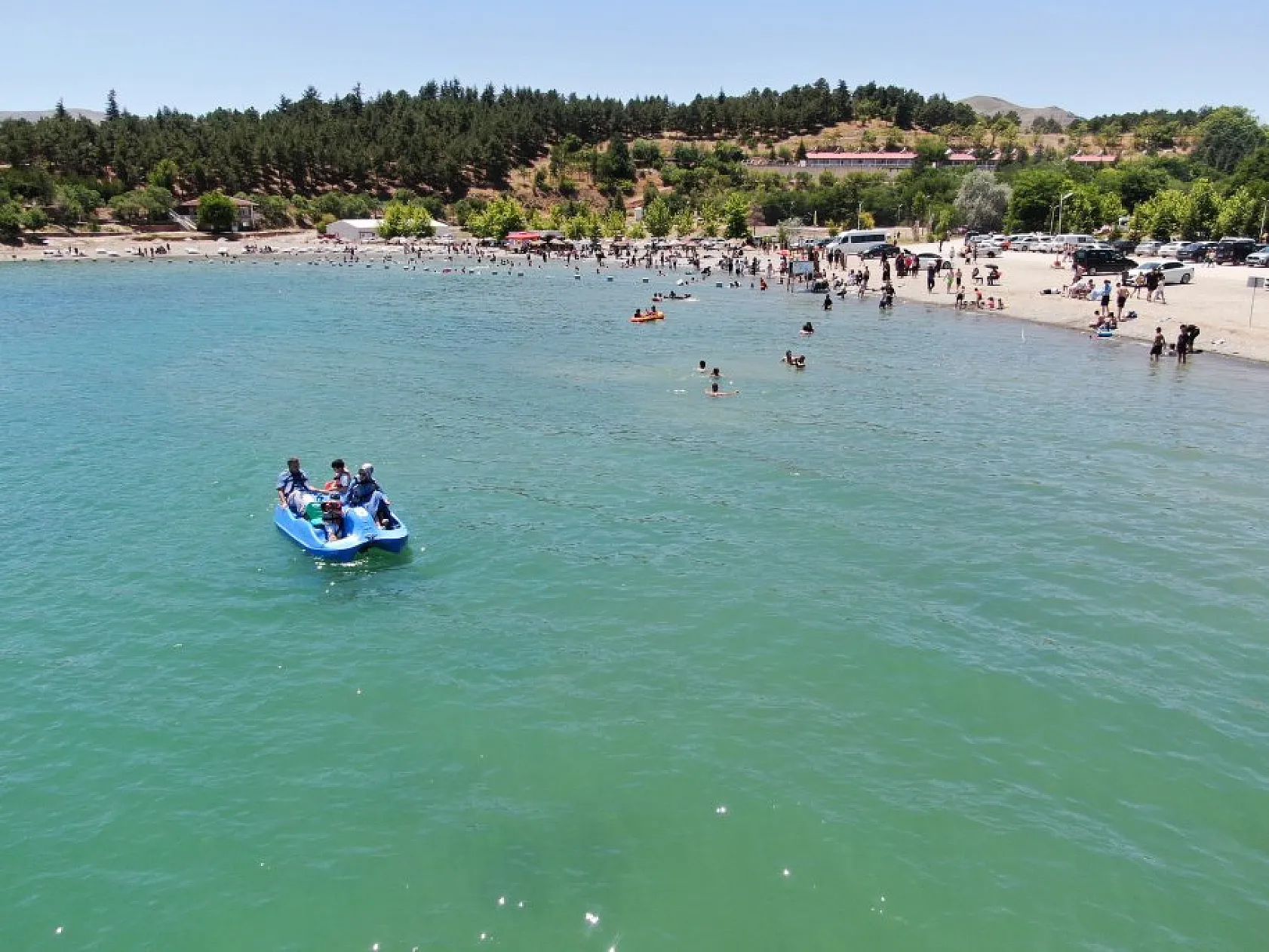 Diyarbakır'dan Mardin'e Binlerce Kişi Hazar Gölü'ne Koştu!