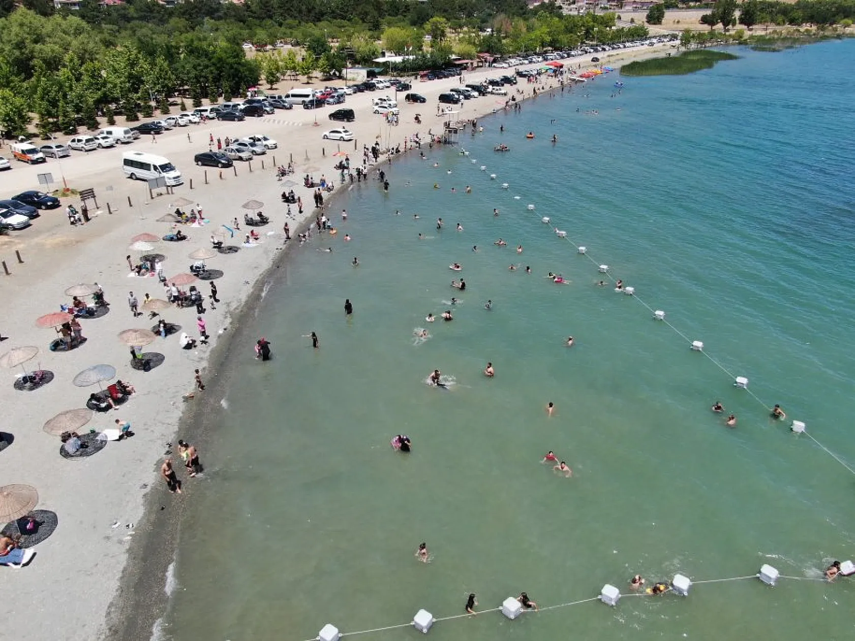Diyarbakır'dan Mardin'e Binlerce Kişi Hazar Gölü'ne Koştu!