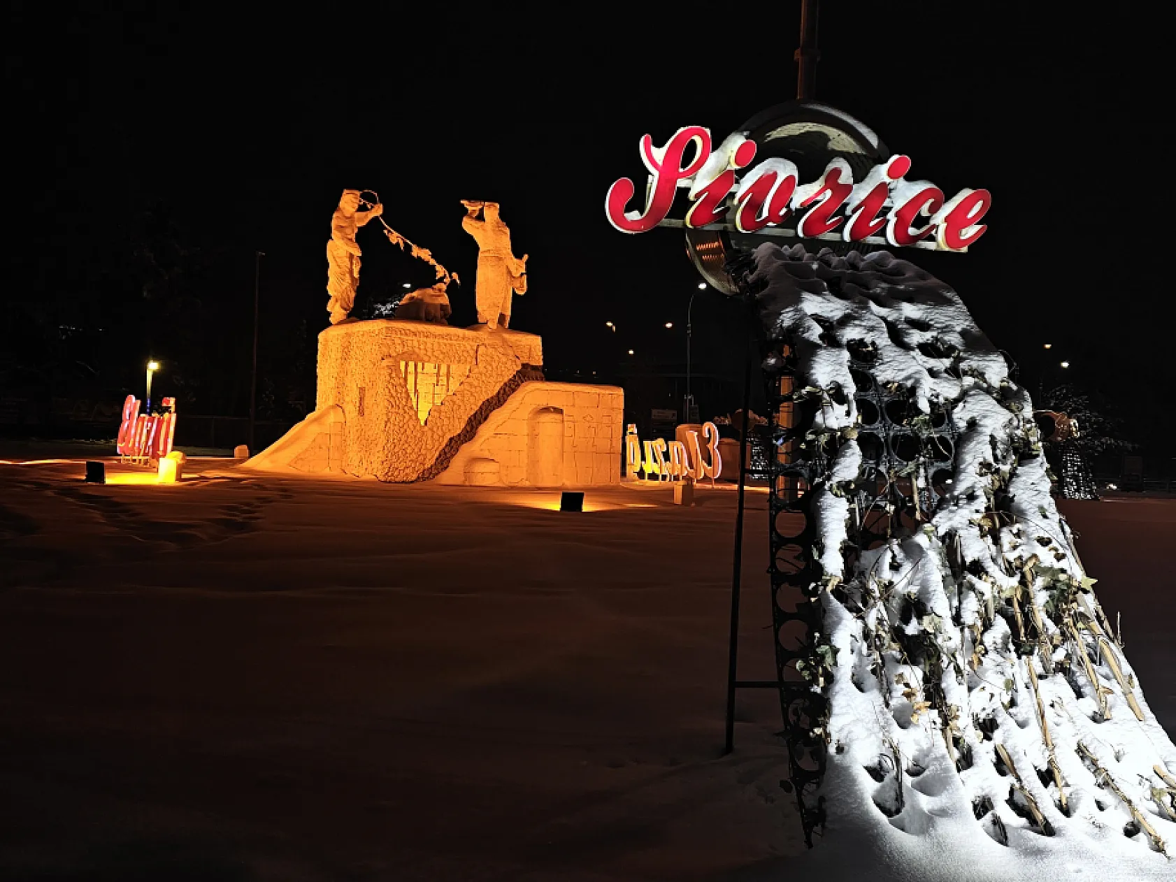 Bu manzaraya bakmadan geçilmiyor: Elazığ'ın simgesinde kar büyüsü!