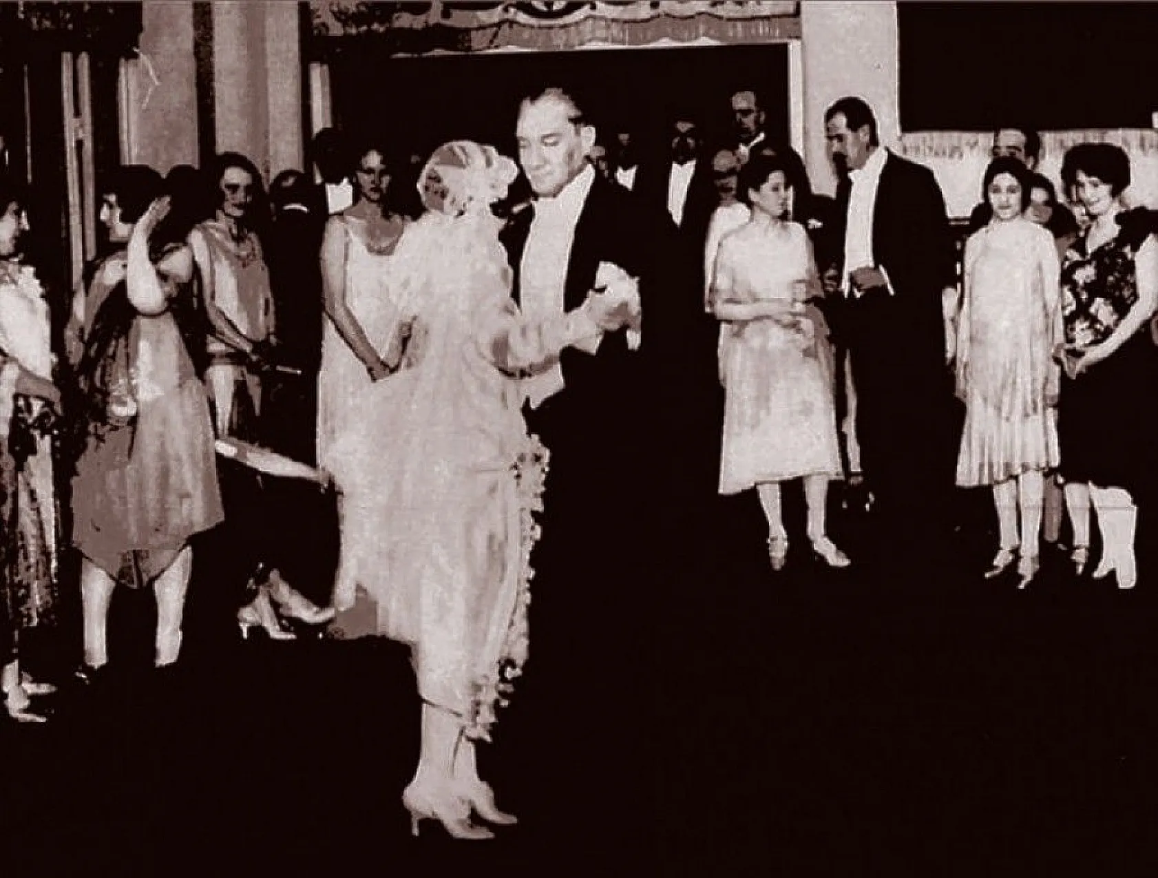 Daha önce görmediğiniz kareleriyle Atatürk