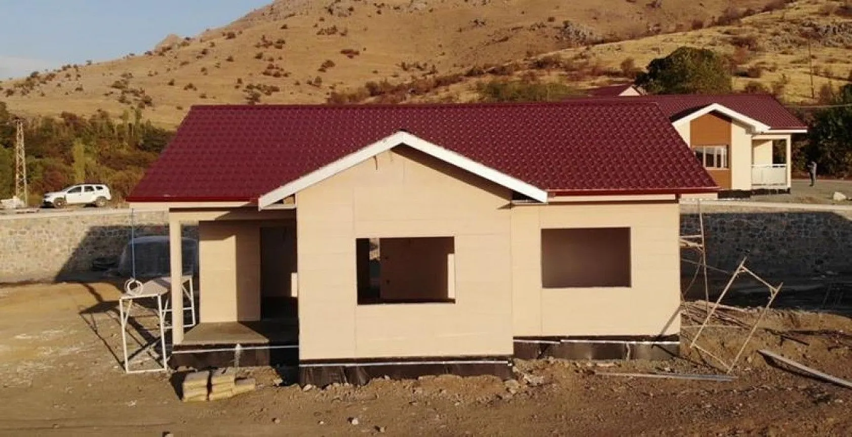 Köylerde de çelikten planlanan evler yükselmeye başladı