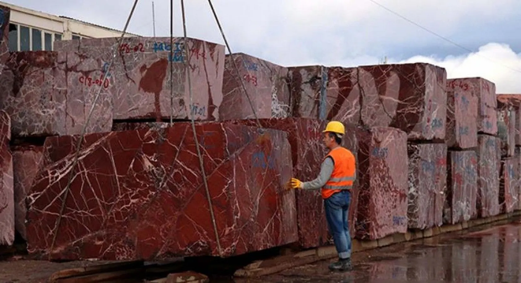 Dünyada sadece Elazığ'da üretiliyor rengi görenleri hayran bırakıyor!