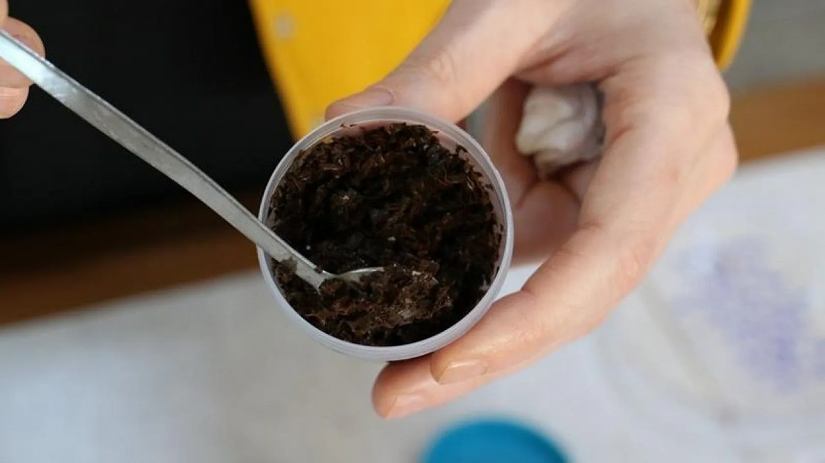 Çay posası pH ölçüm kalemine dönüştü