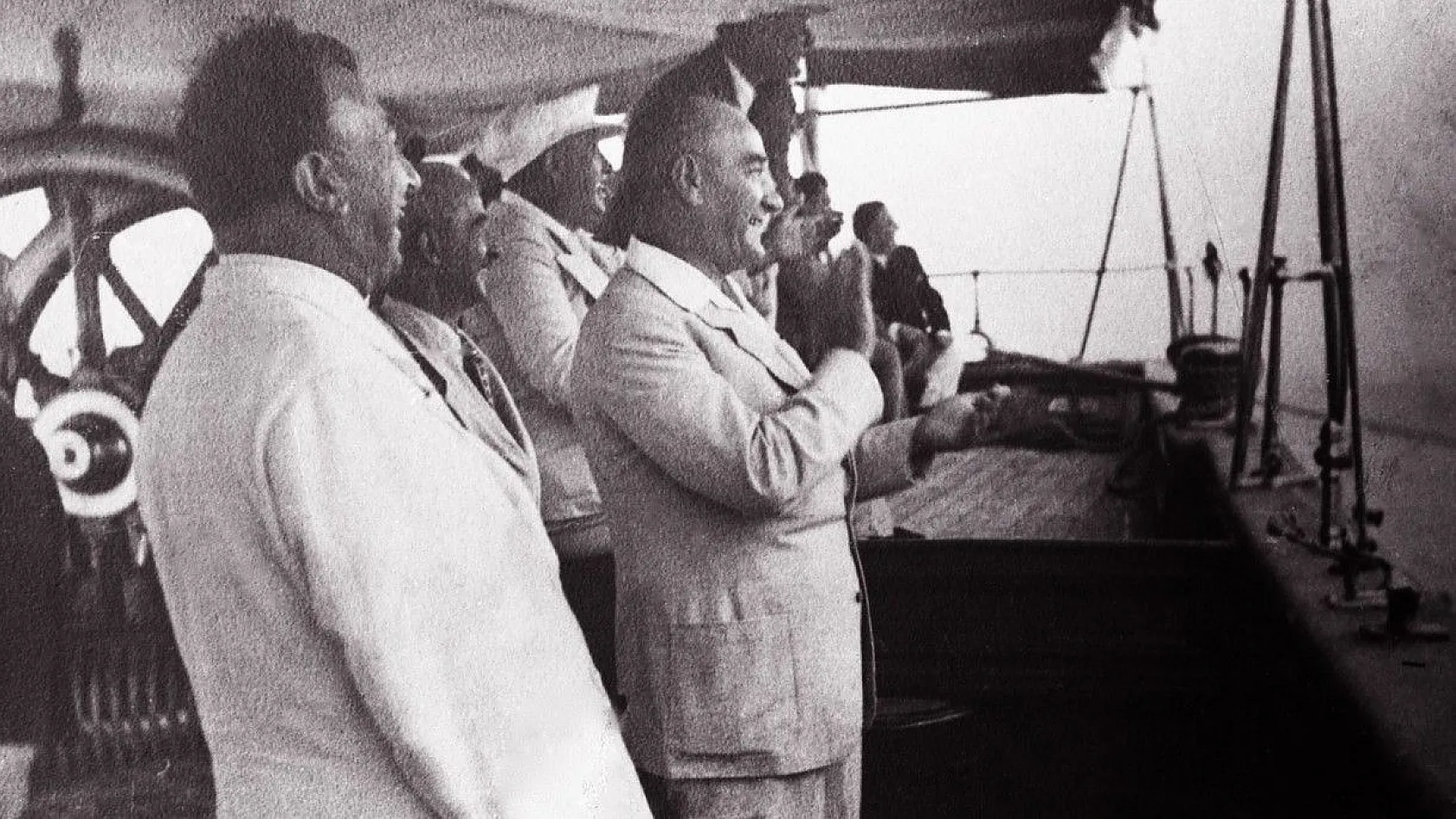 Daha önce görmediğiniz kareleriyle Atatürk