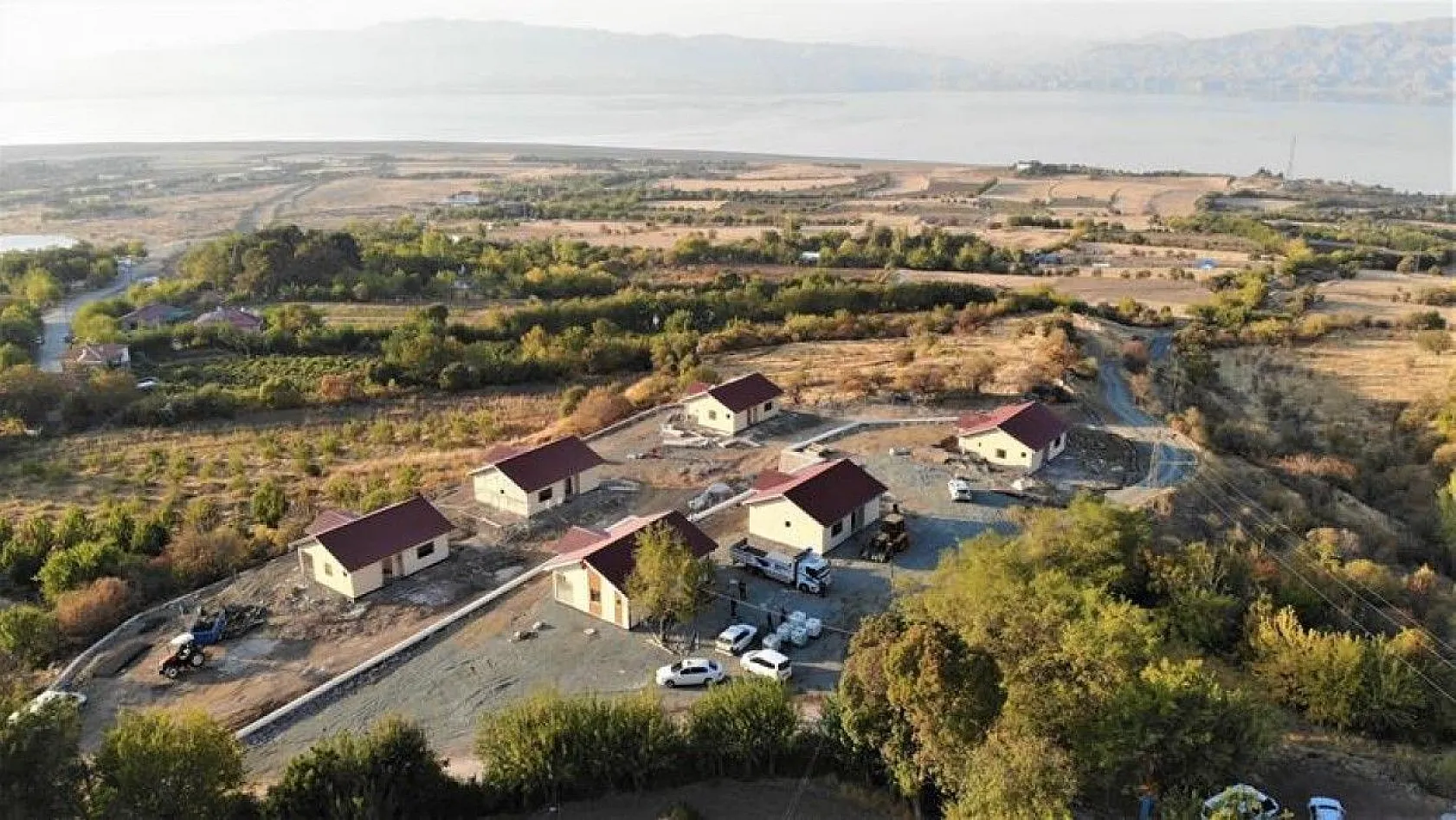 Köylerde de çelikten planlanan evler yükselmeye başladı