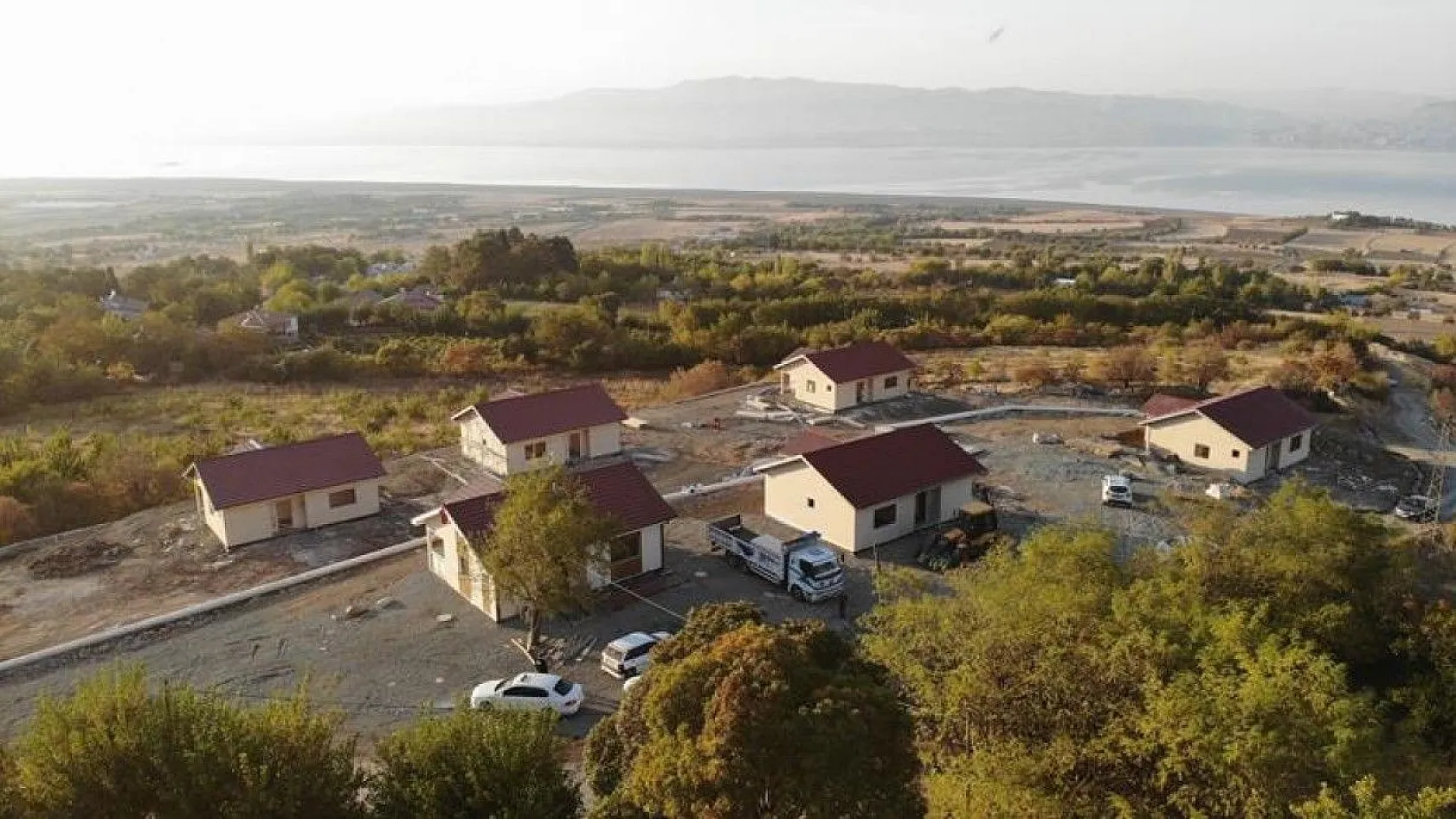 Köylerde de çelikten planlanan evler yükselmeye başladı