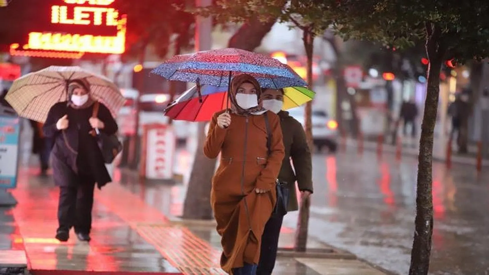 Elazığ'da sağanak yağış etkili oluyor