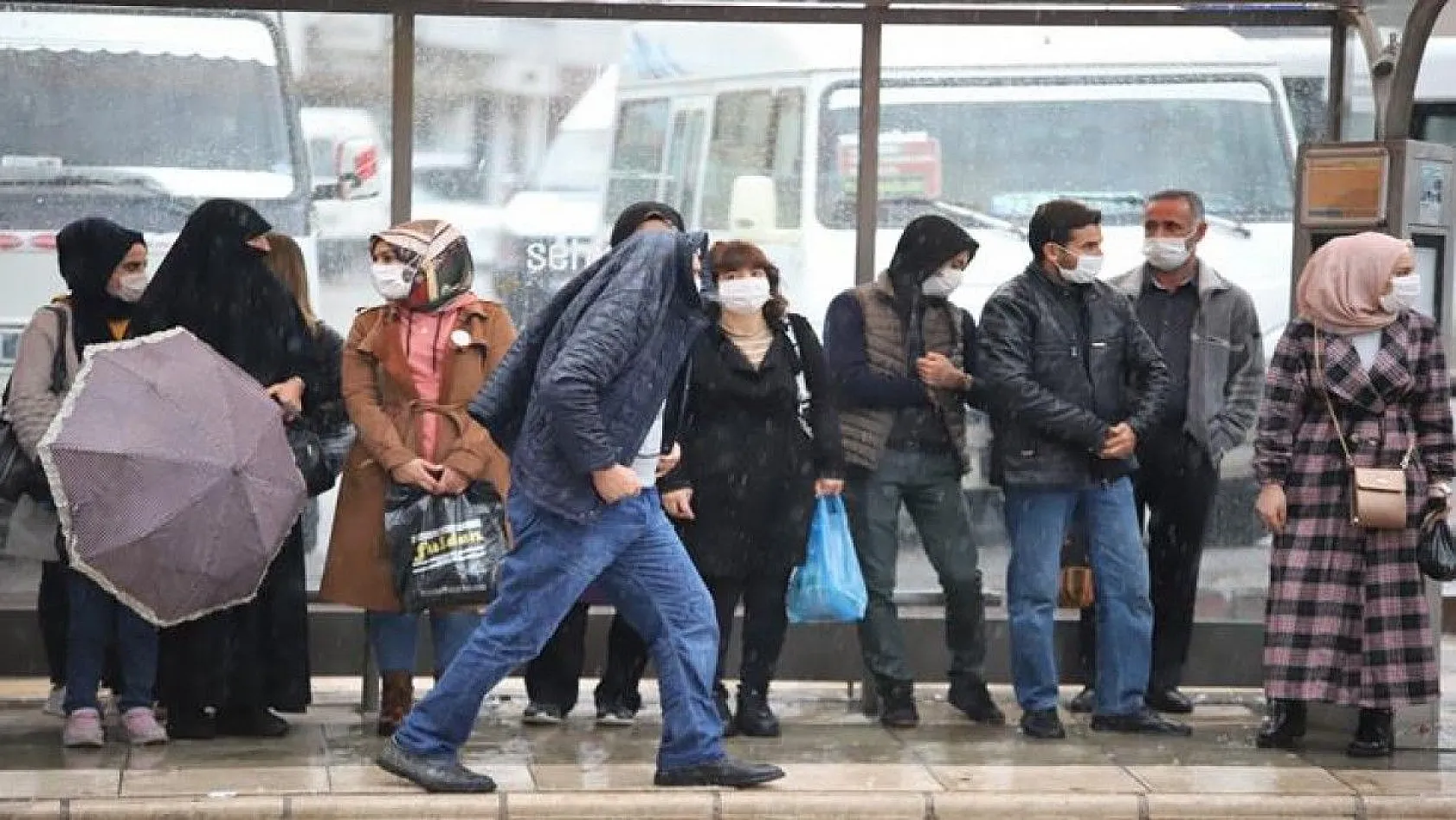 Elazığ'da sağanak yağış etkili oluyor