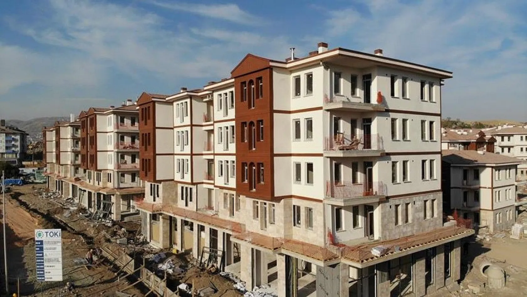 Elazığ'da binlerce konut hızla yükselmeye devam ediyor